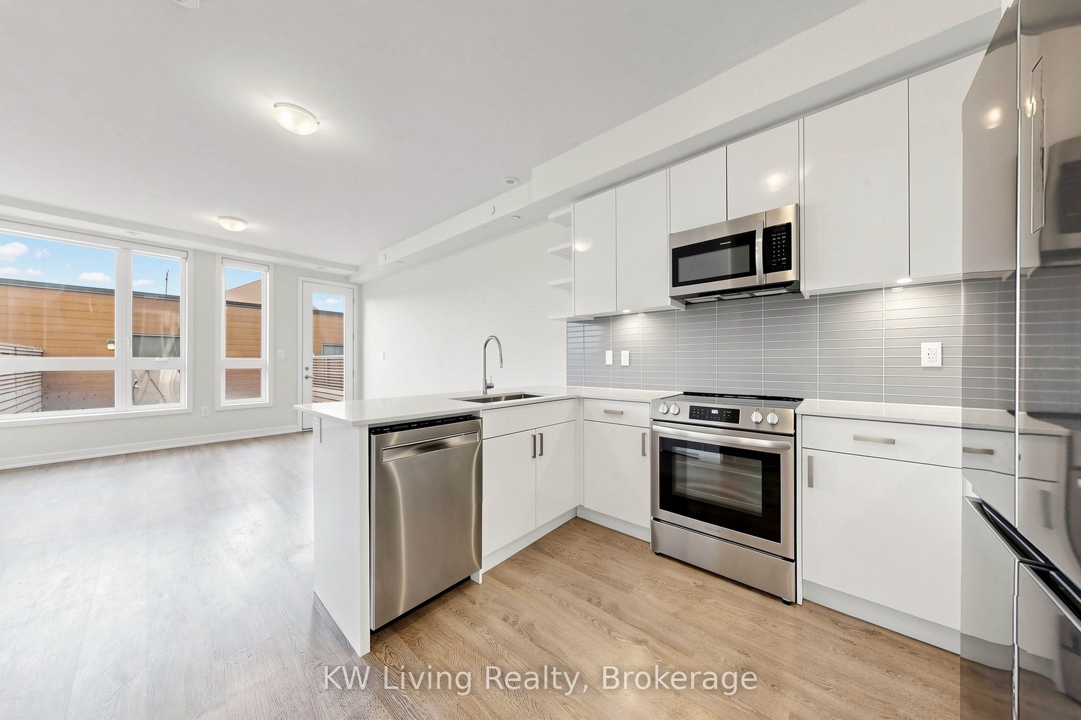 Unit Upper - 106 Green Gardens Boulevard, North York 4