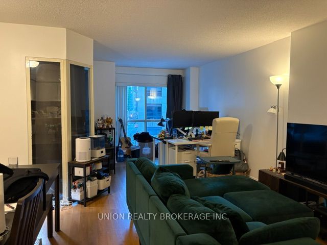 Unit 411 - 25 The Esplanade, Toronto 3