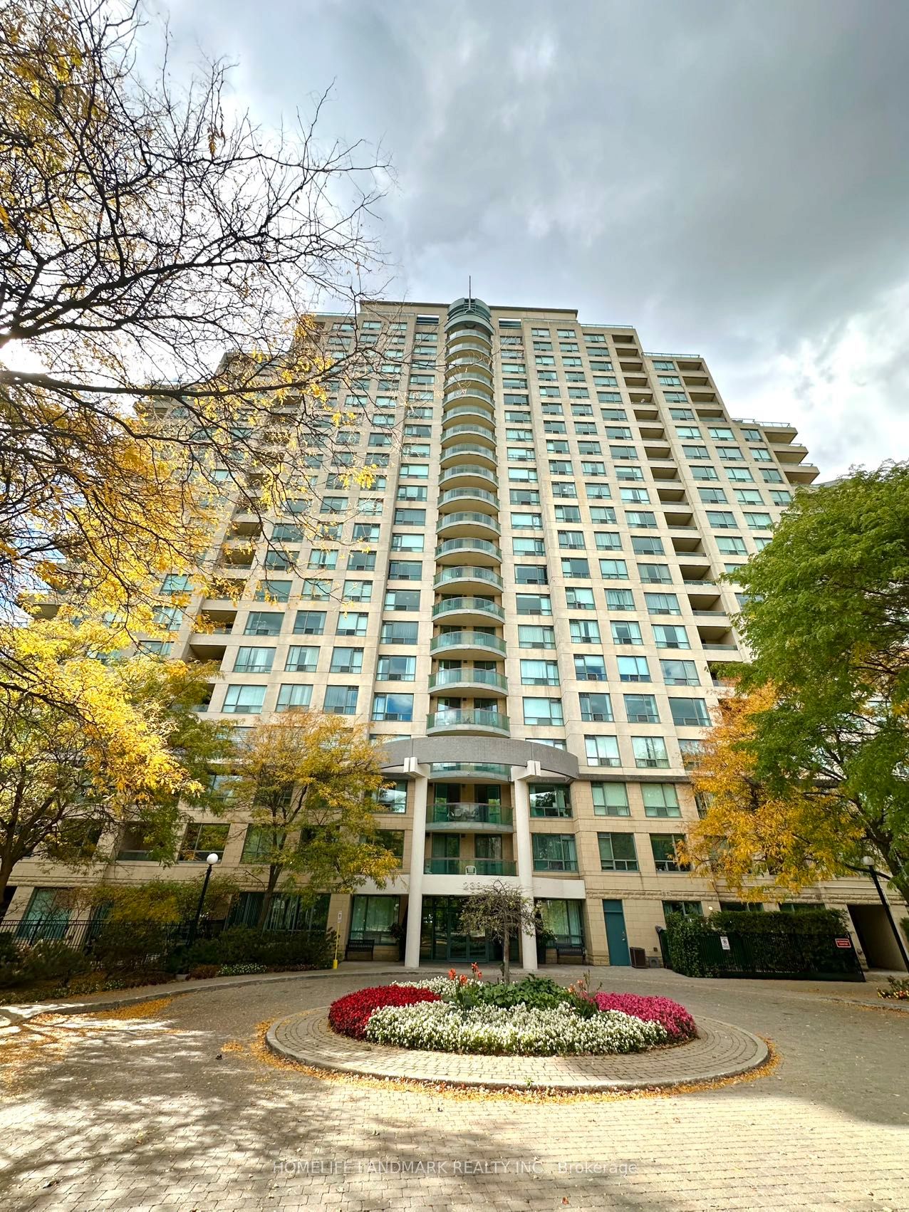 Unit 1011 - 238 Doris Avenue, North York 2