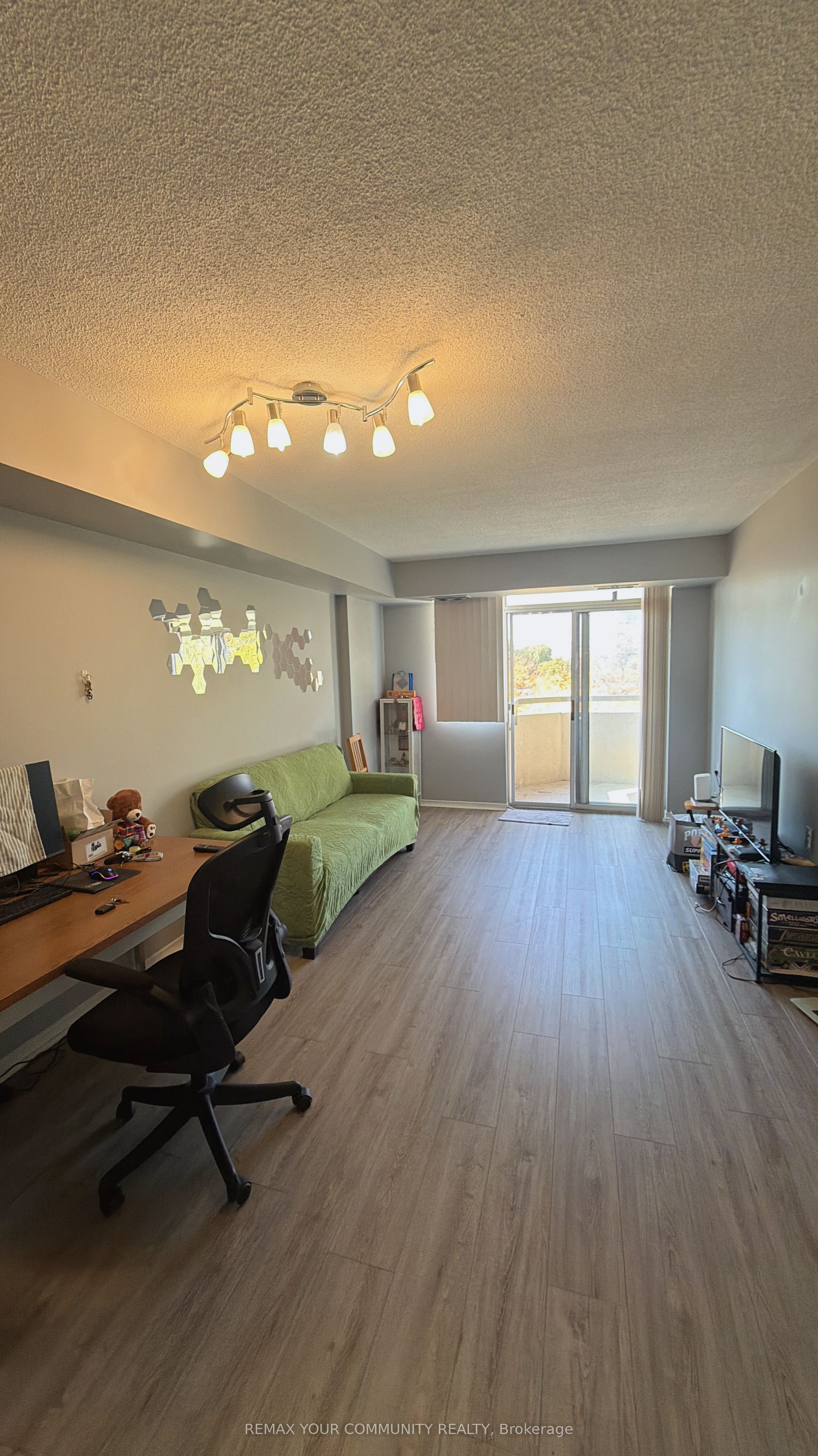 Unit 305 - 555 Wilson Heights Boulevard, North York 4