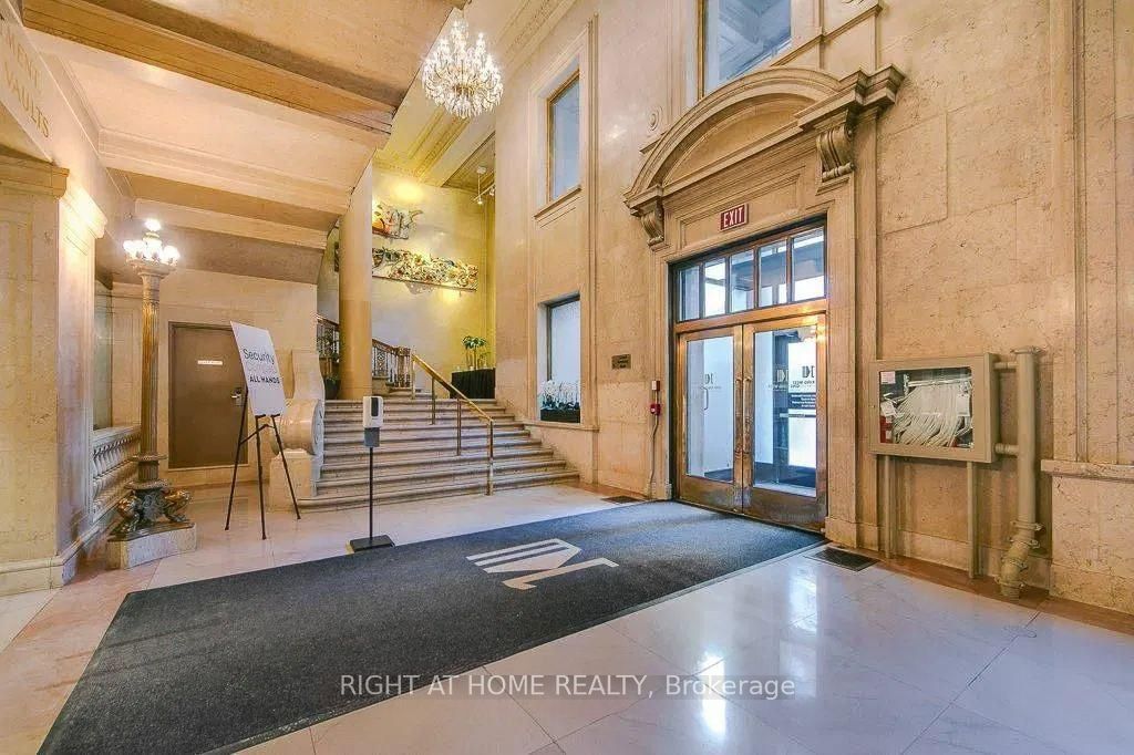 Unit 4404 - 1 King Street W, Toronto 5