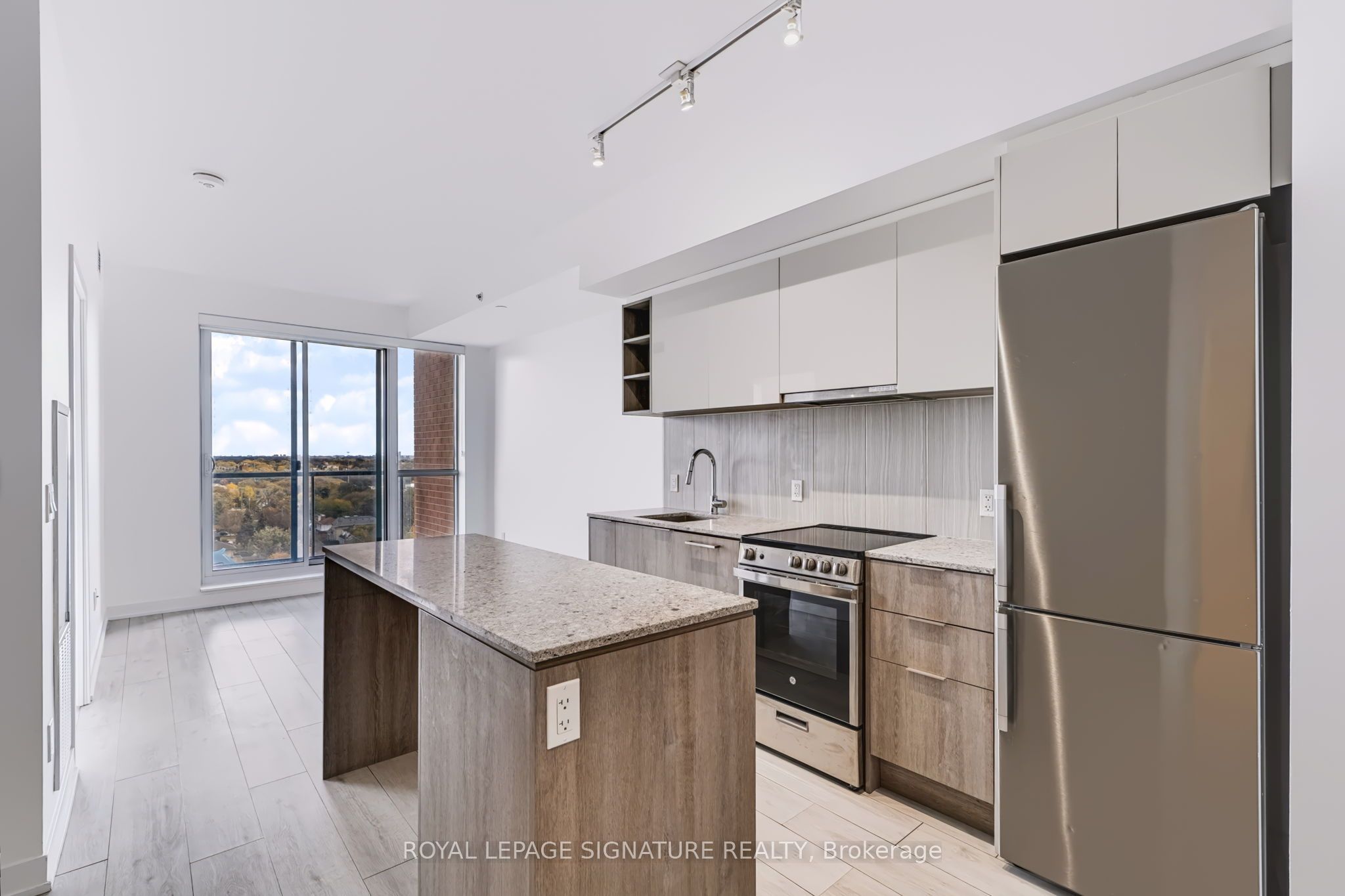 Unit 1112 - 31 Tippett Road, North York 5