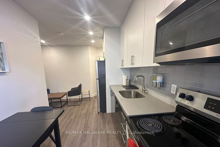 Unit 4 - 595 St Clair Avenue W, Toronto 4