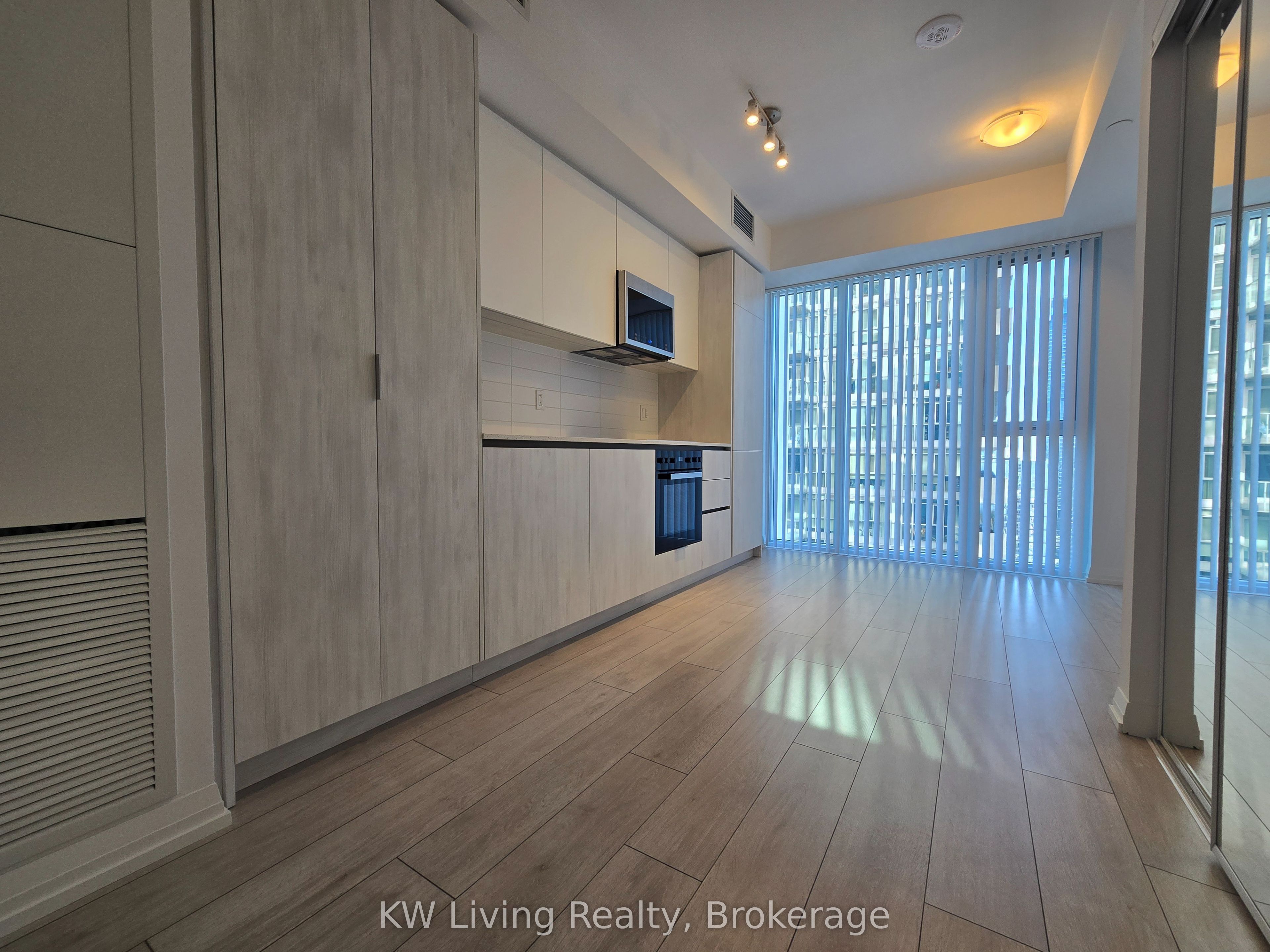 Unit 2816 - 400 King Street W, Toronto 4