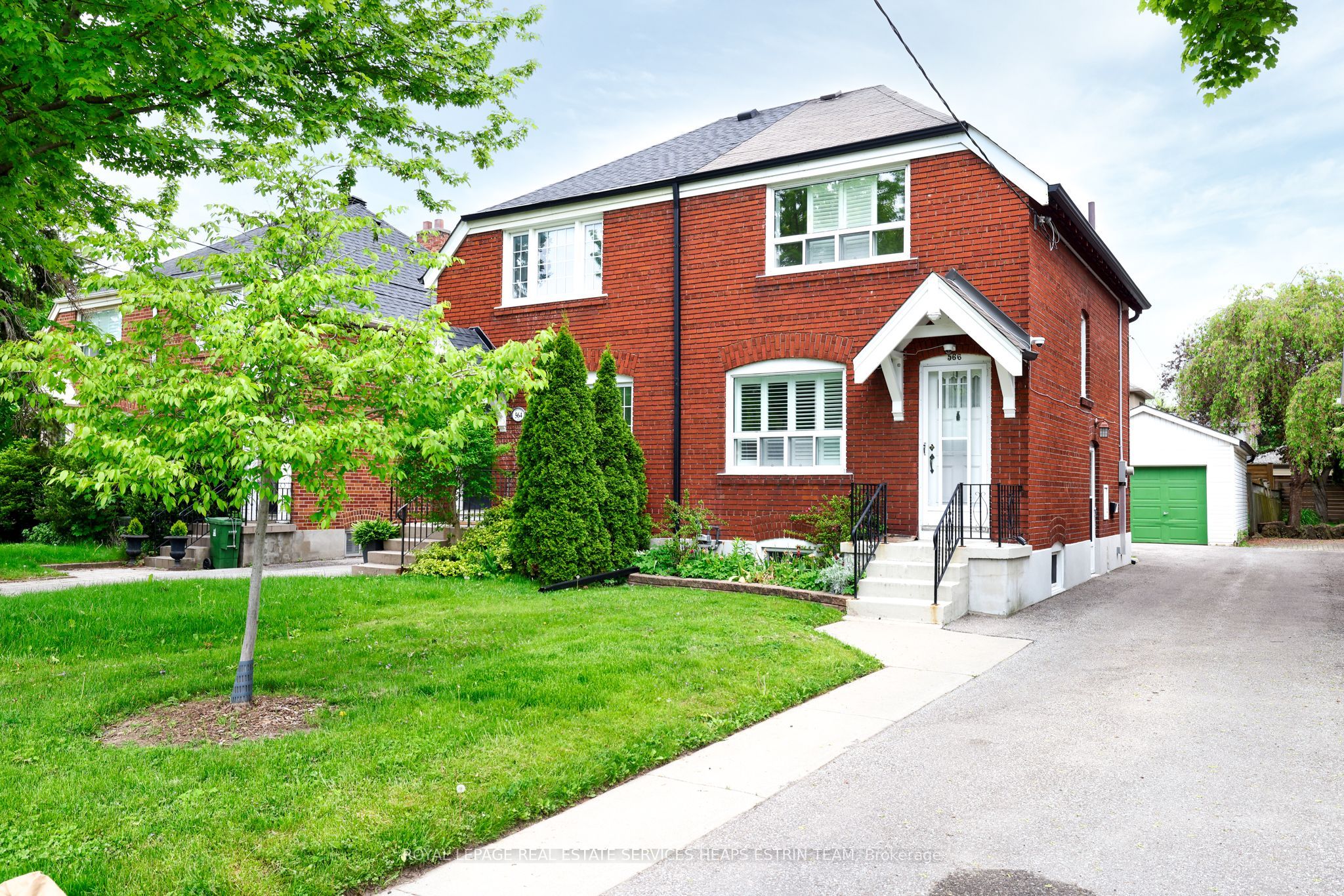 566 Broadway Ave, Toronto, Ontario M4G2S3 Sold History HouseSigma
