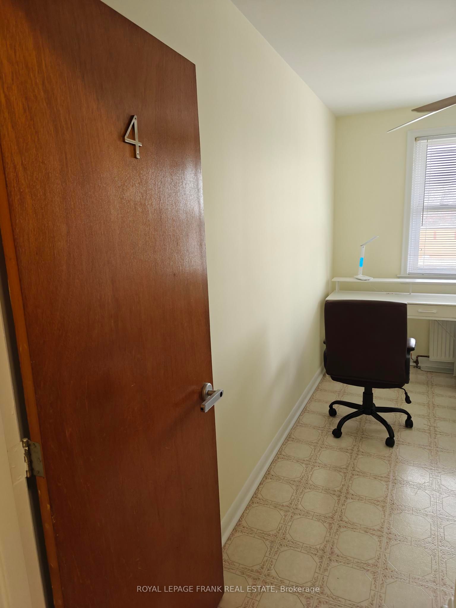 Unit Room 4 - 374 Central Park Boulevard S, Oshawa 2