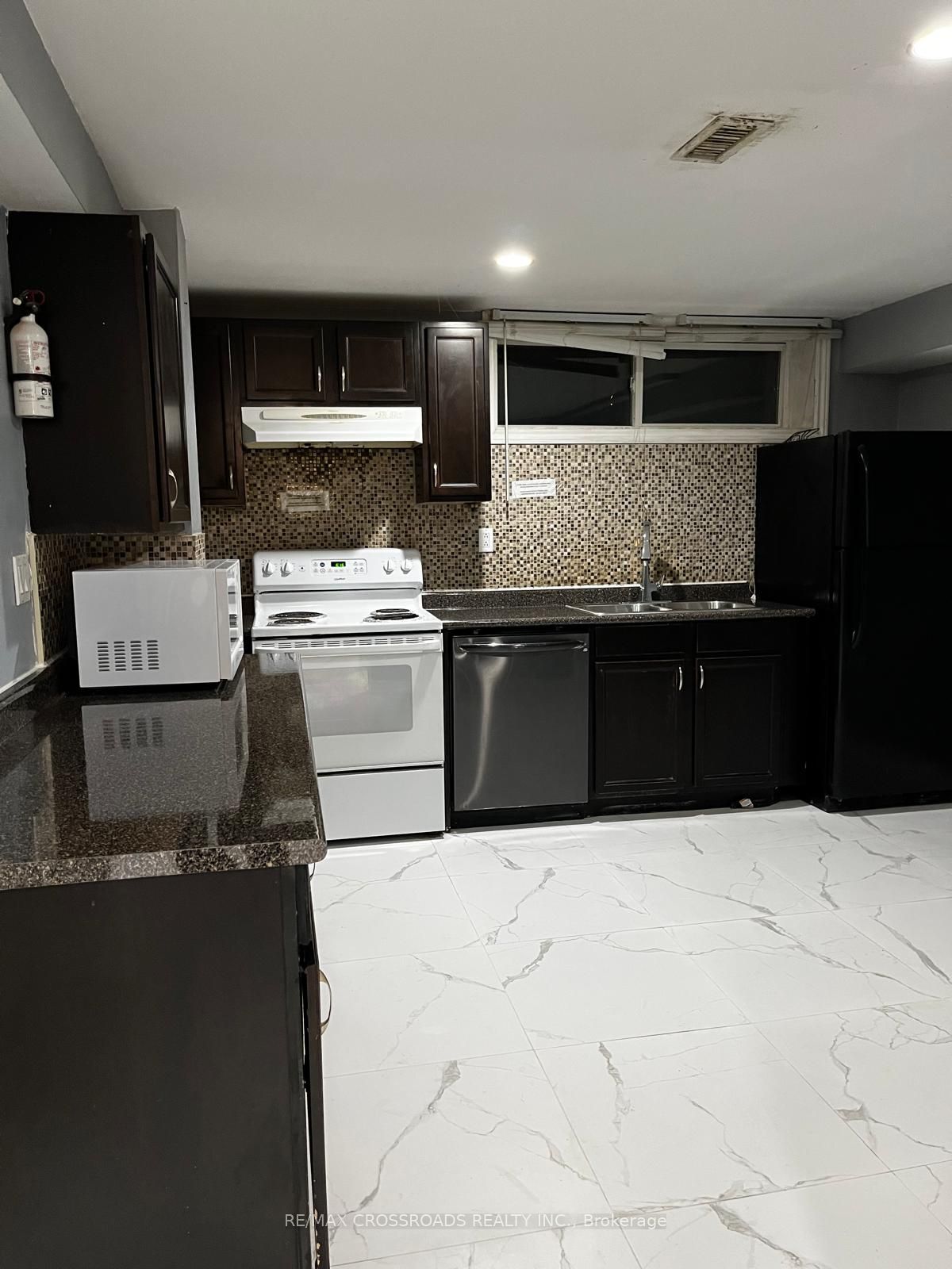 Unit Basement - 44 Romulus Apartment Drive, Scarborough 2