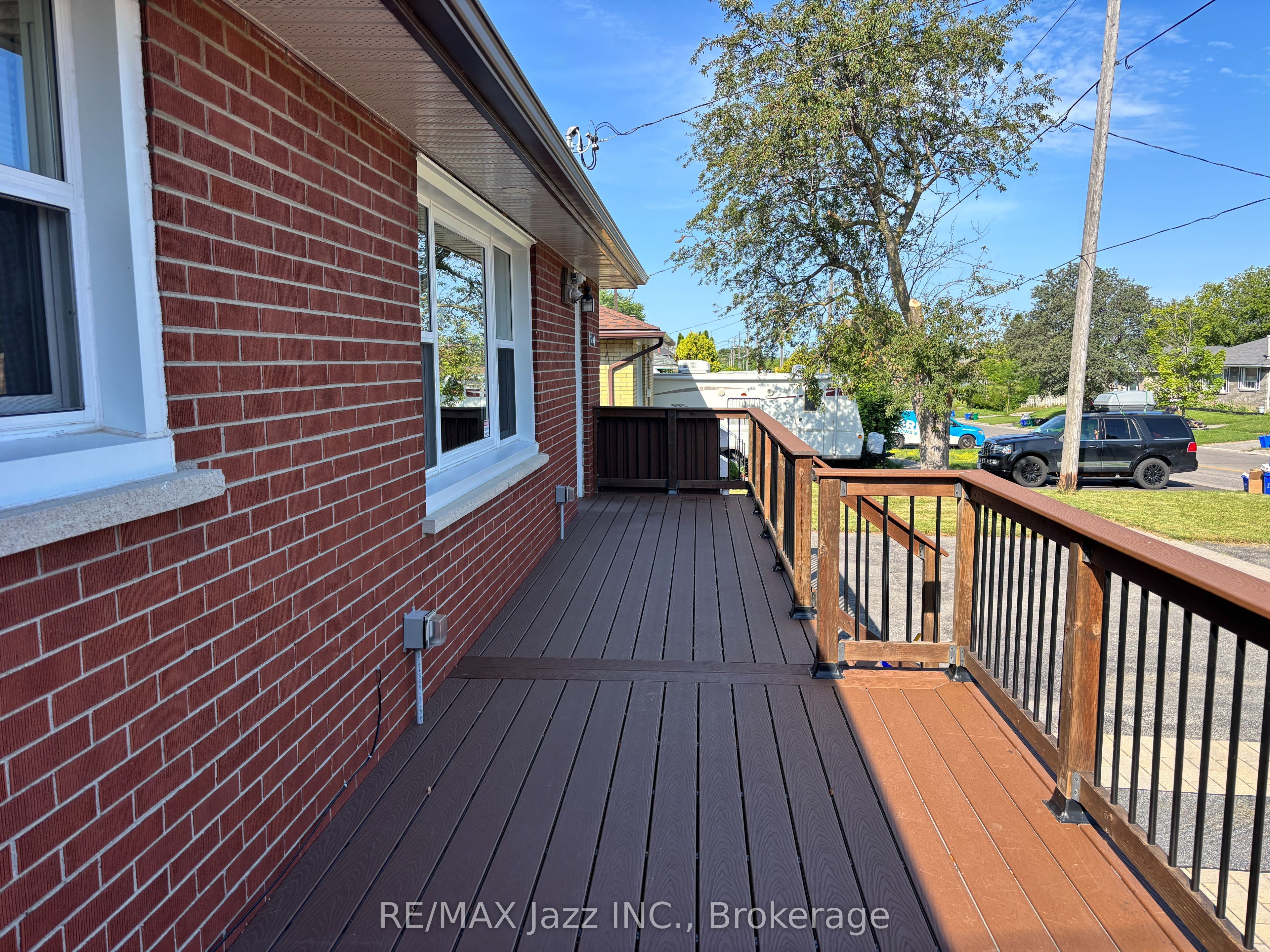 Unit Unit 1 - 751 Phillip Murray Avenue, Oshawa 2