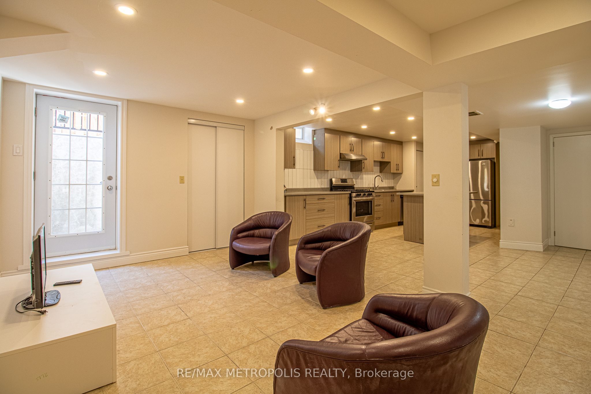 Unit Basement - 507 Charnwood Court, Pickering 5