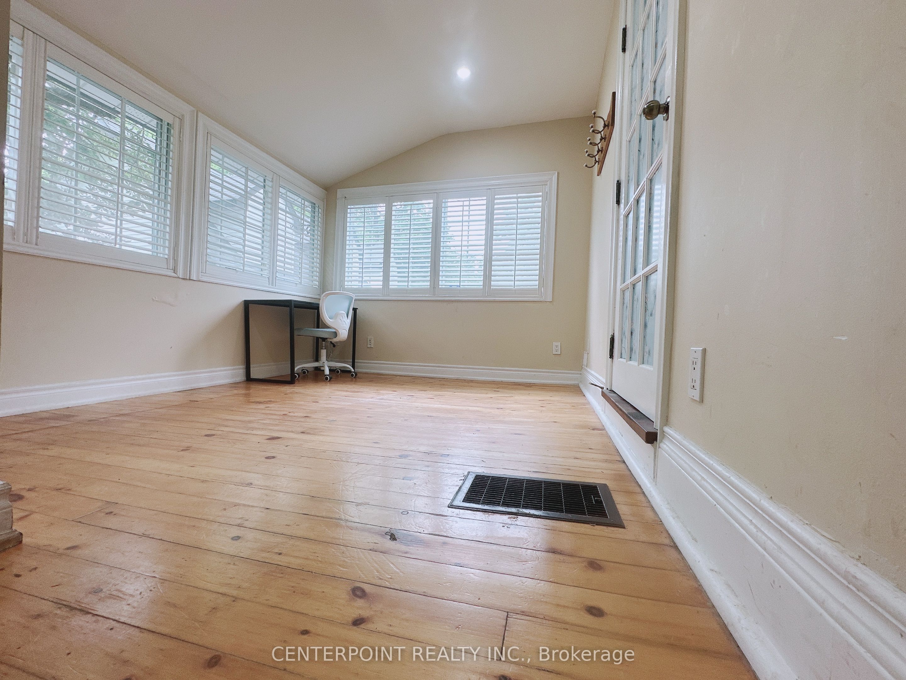 Unit Apt 3 - 555 Military Trail, Scarborough 4