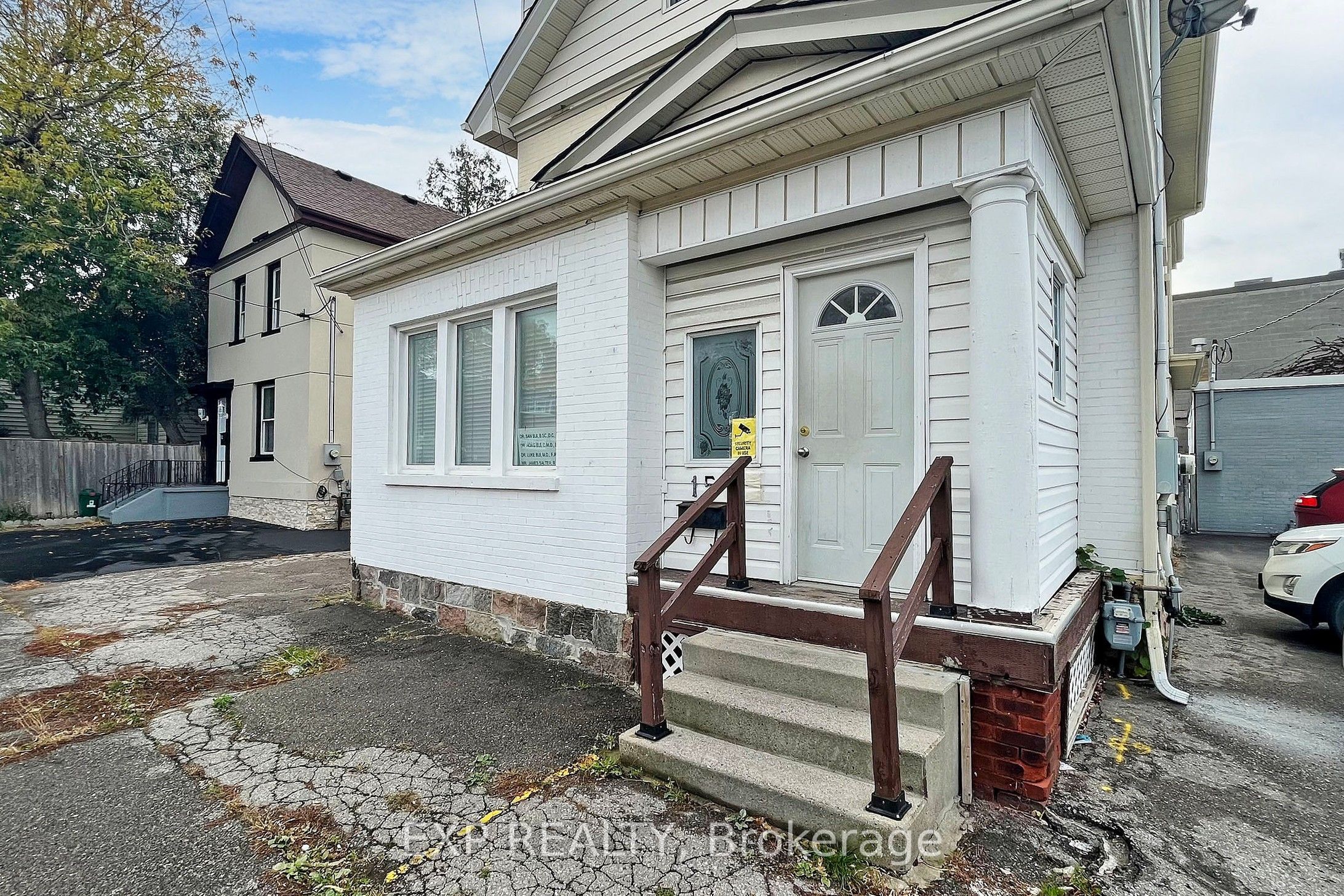 15 Colborne Street E, Oshawa 2