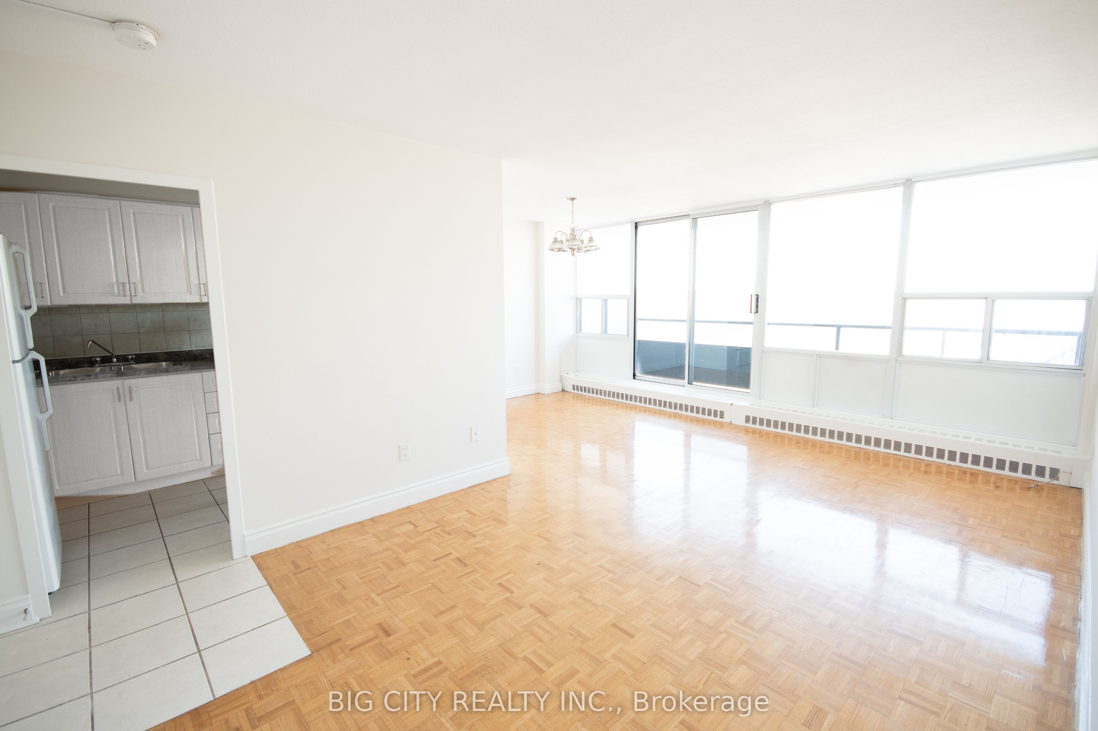 Unit 8 - 70 Cambridge Avenue, Toronto 2