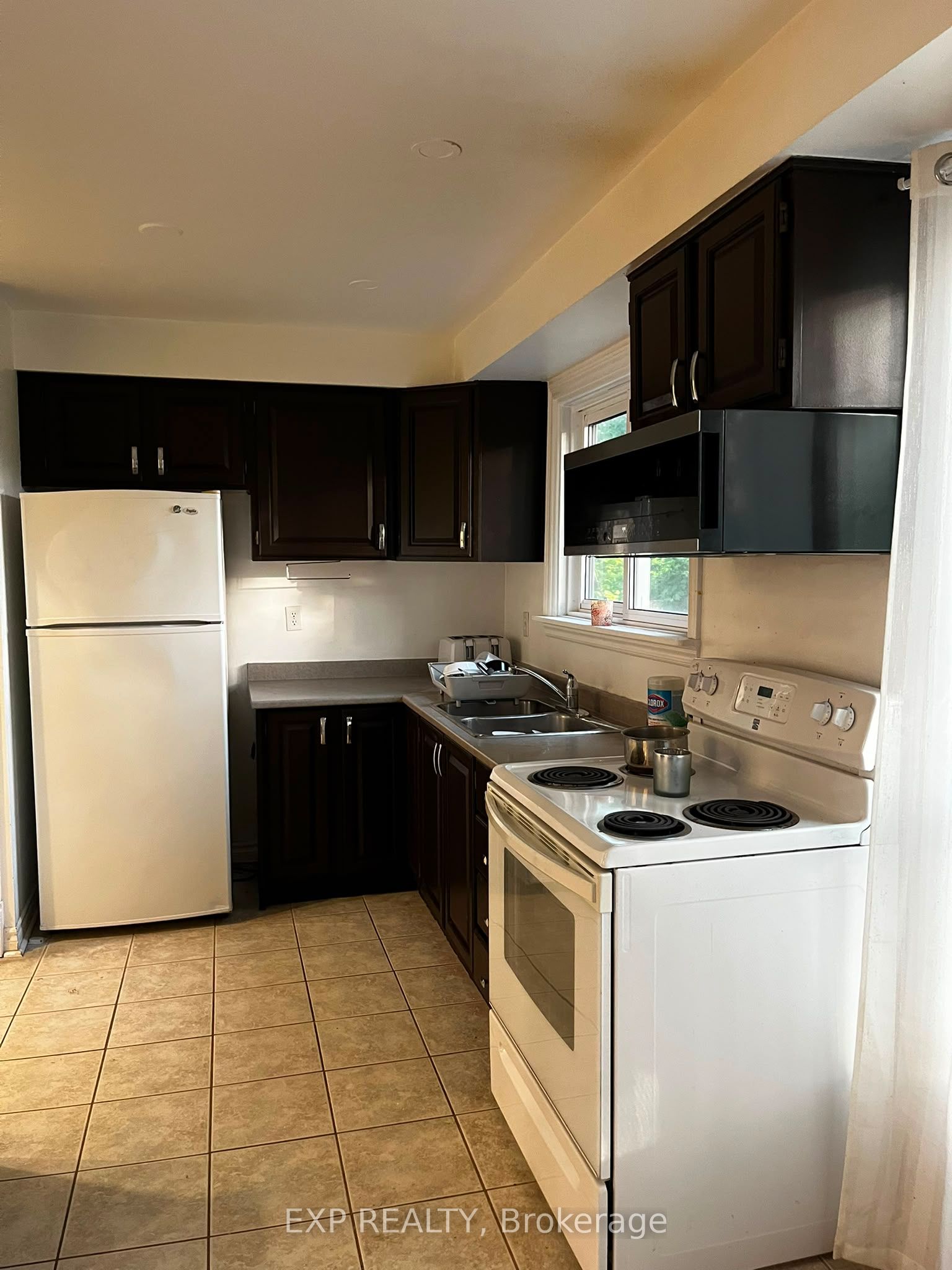 Unit 10-Room C - 222 Pearson Street, Oshawa 4