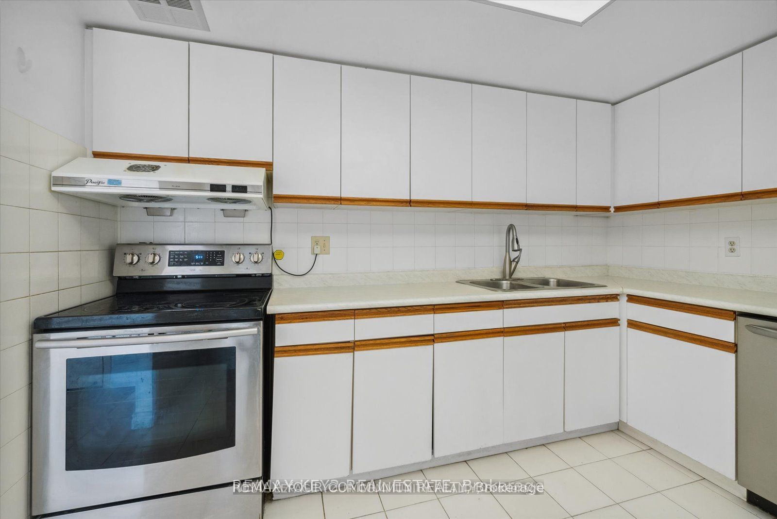 Unit 511 - 225 Bamburgh Circle, Scarborough 5
