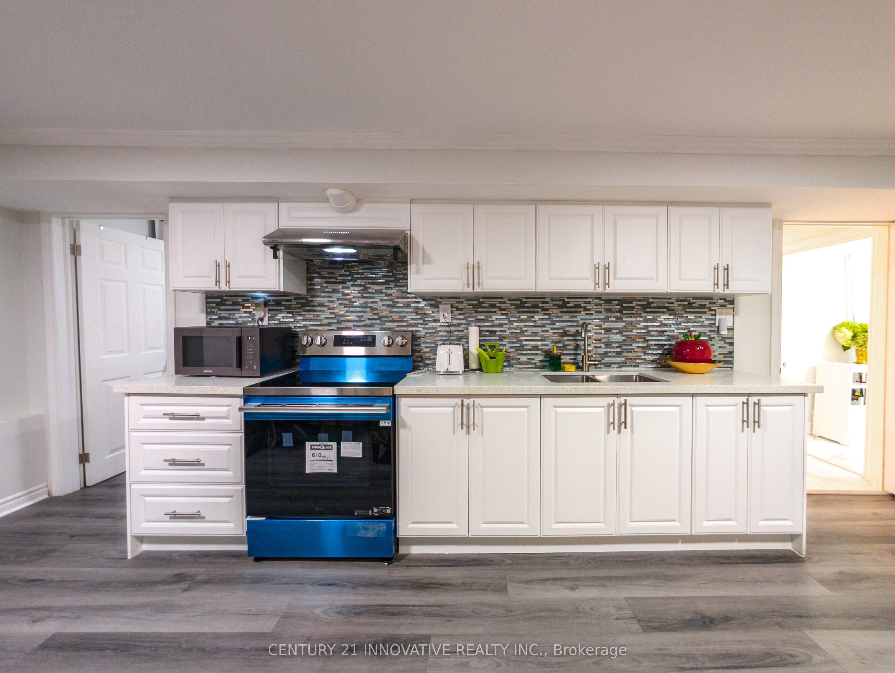 Unit Bsmt - 71 Cherry Blossom Crescent, Clarington 5