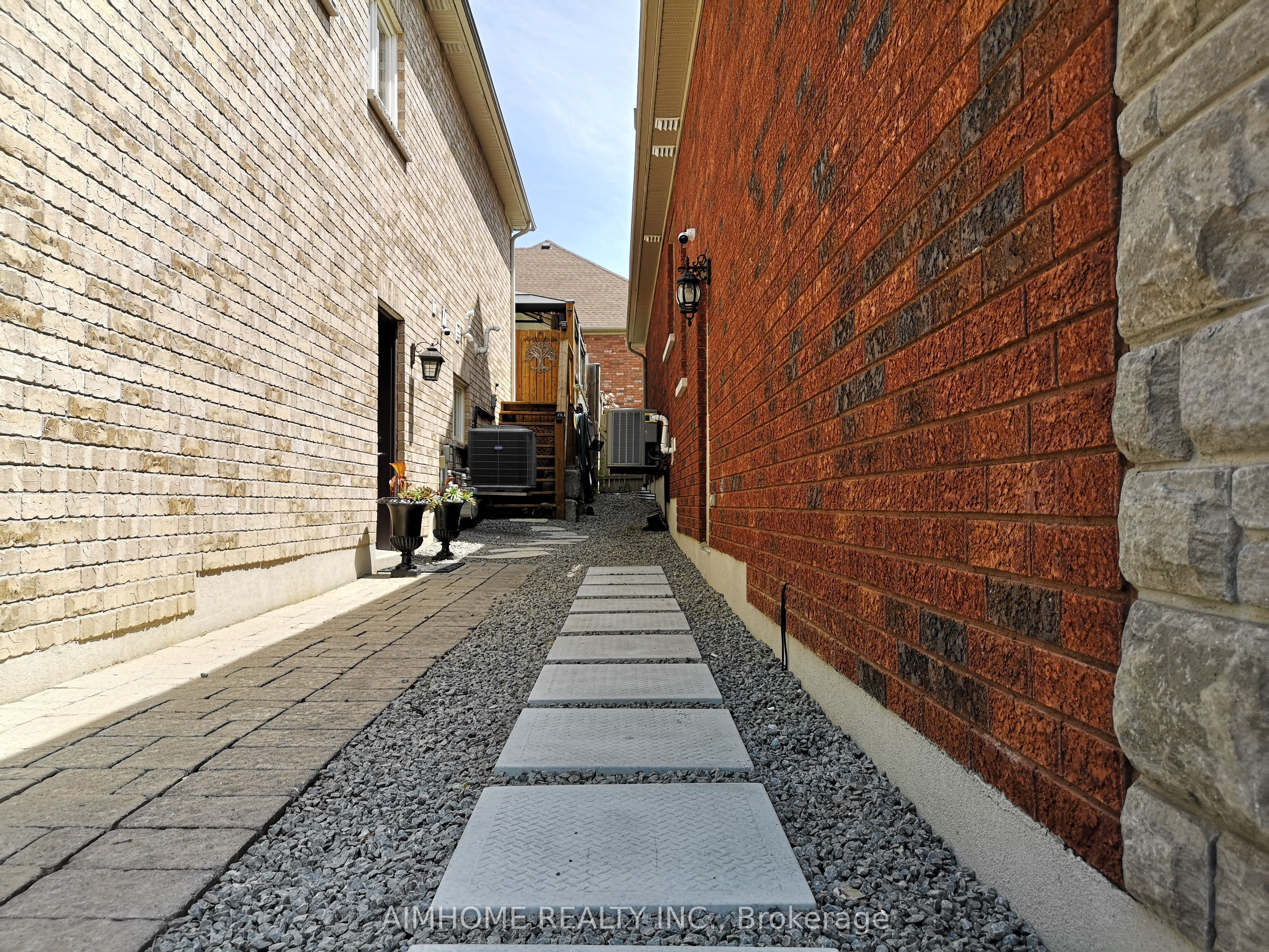 Unit LegBsmt - 27 Maple Edge Lane, Whitby 2