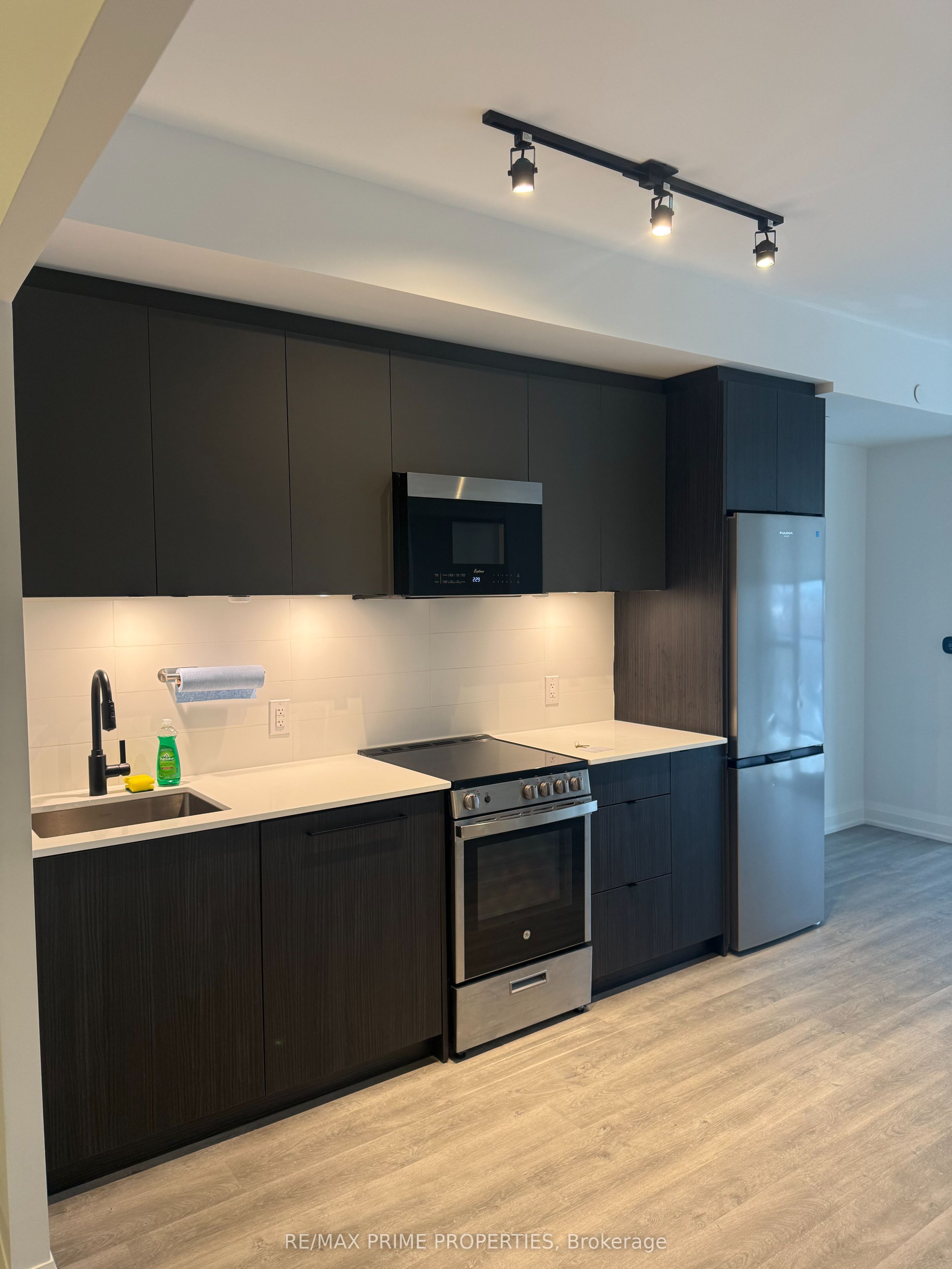 Unit 807 - 2369 Danforth Avenue, Toronto 2