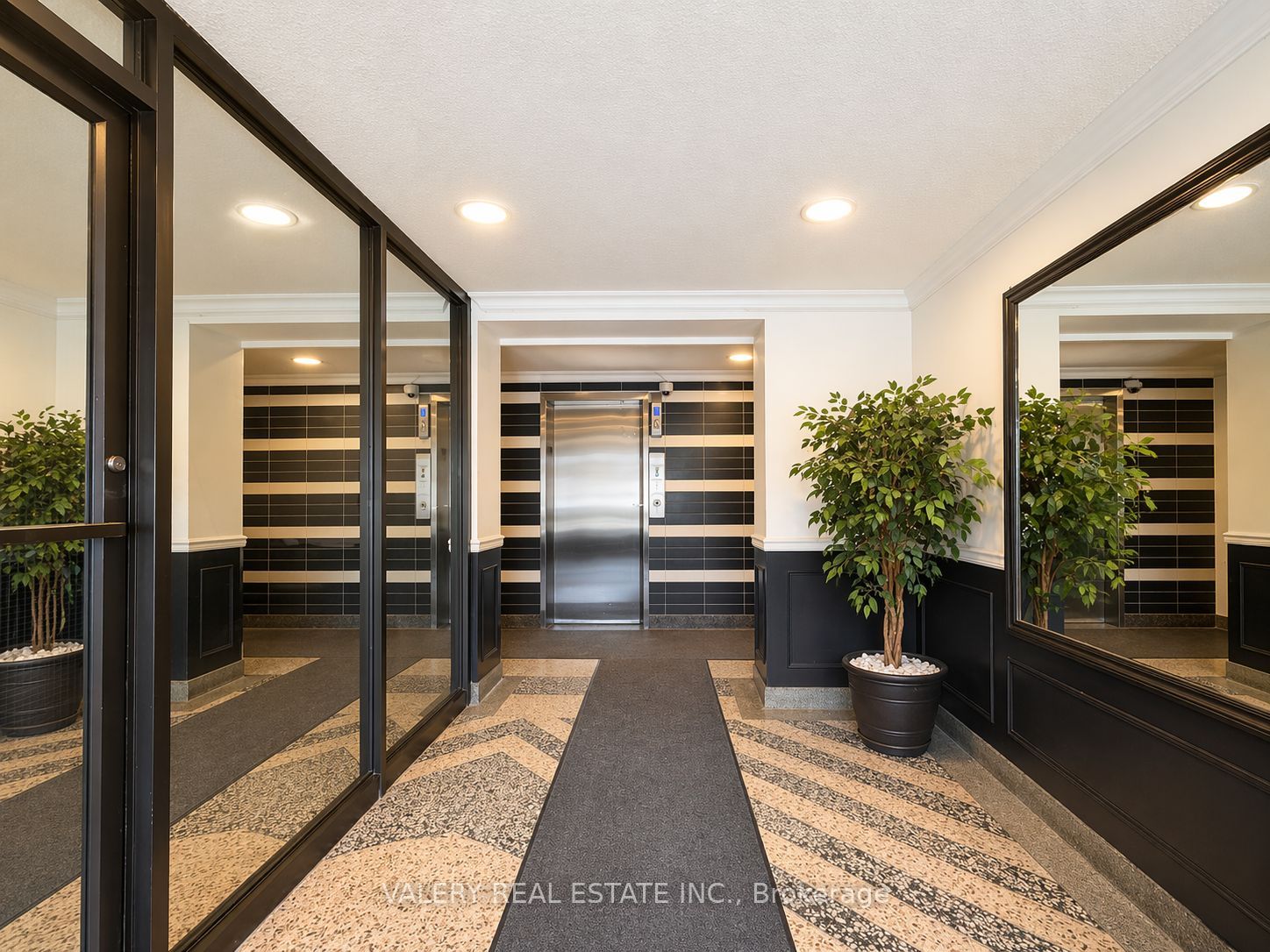 Unit 501 - 11 Glenburn Avenue, Toronto 2