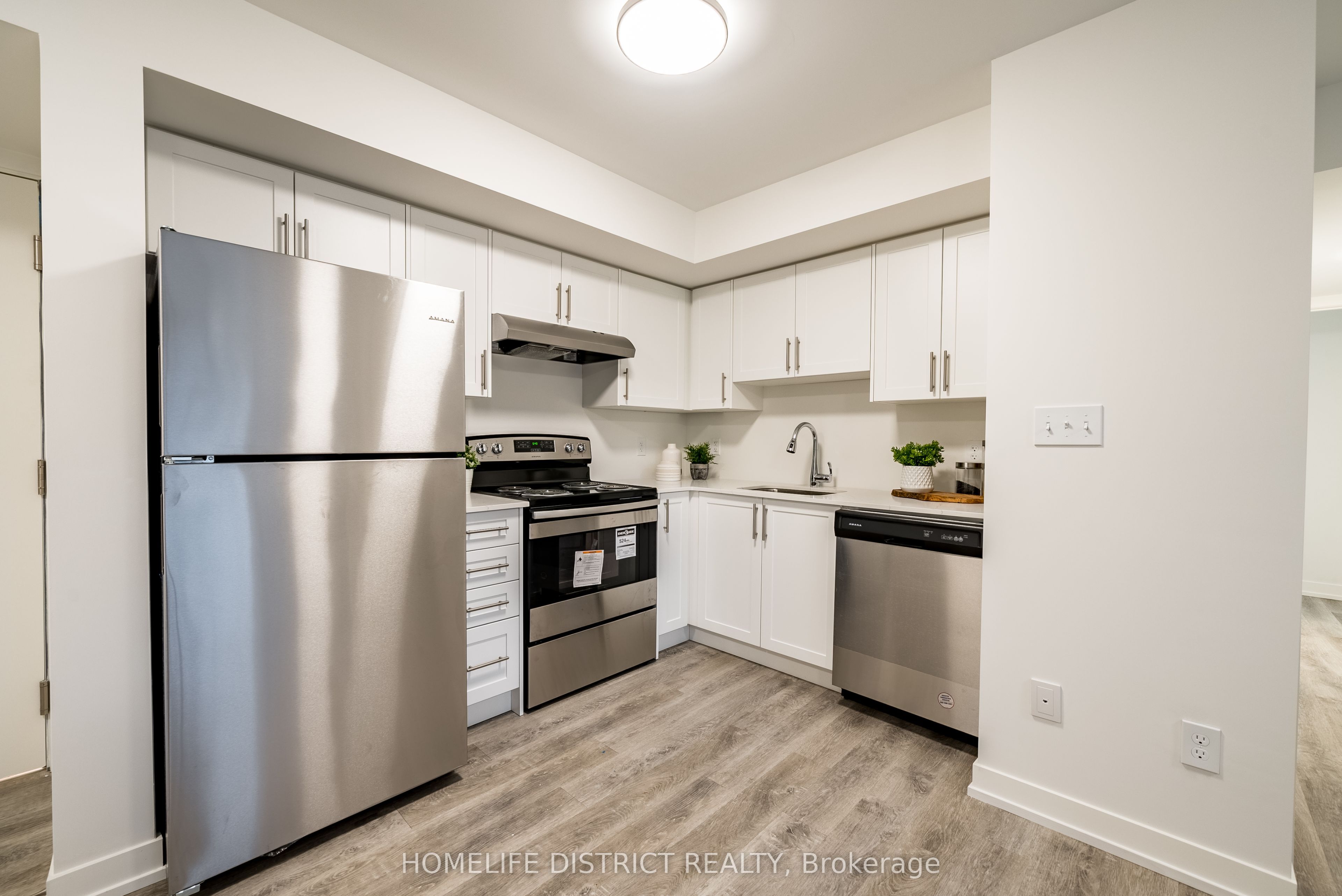 Unit 503 - 976 Simcoe Street N, Oshawa 2
