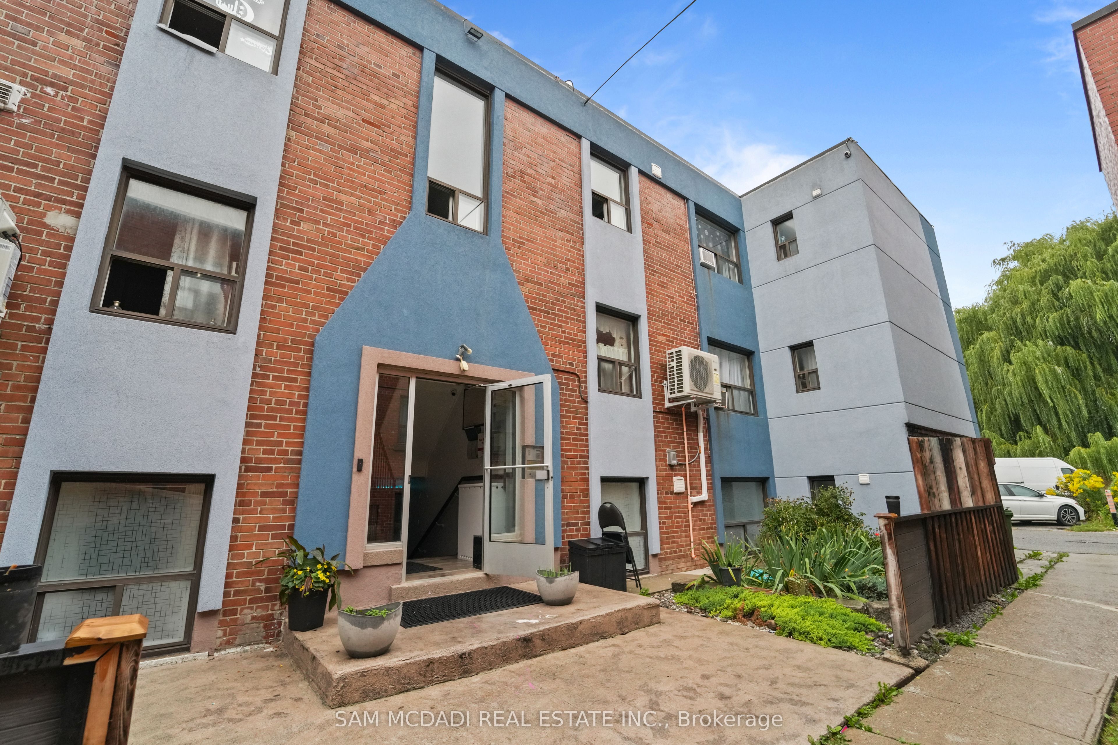Unit 104 - 1016 O'connor Drive, Toronto 3
