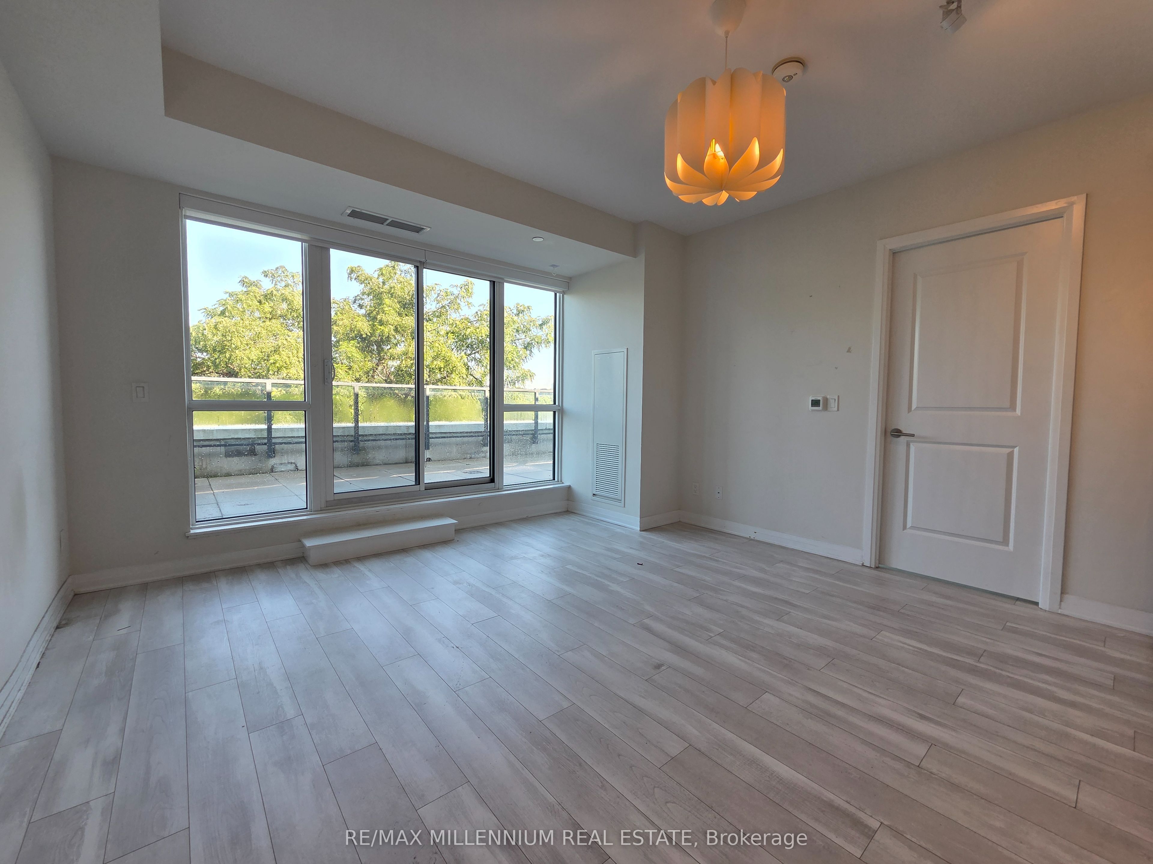 Unit 608 - 1630 Queen Street E, Toronto 4