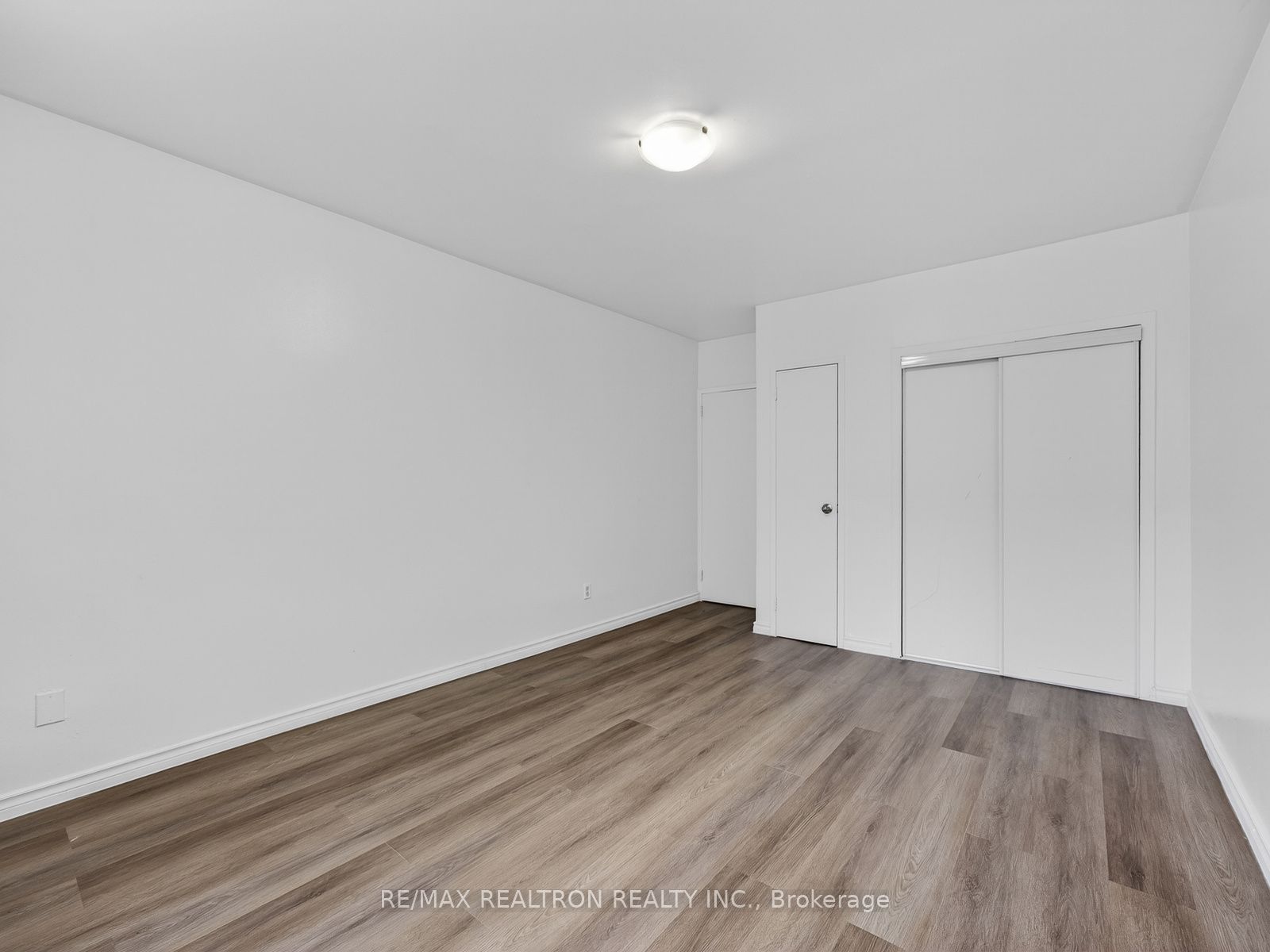 Unit 303 - 275 Wentworth Street W, Oshawa 3