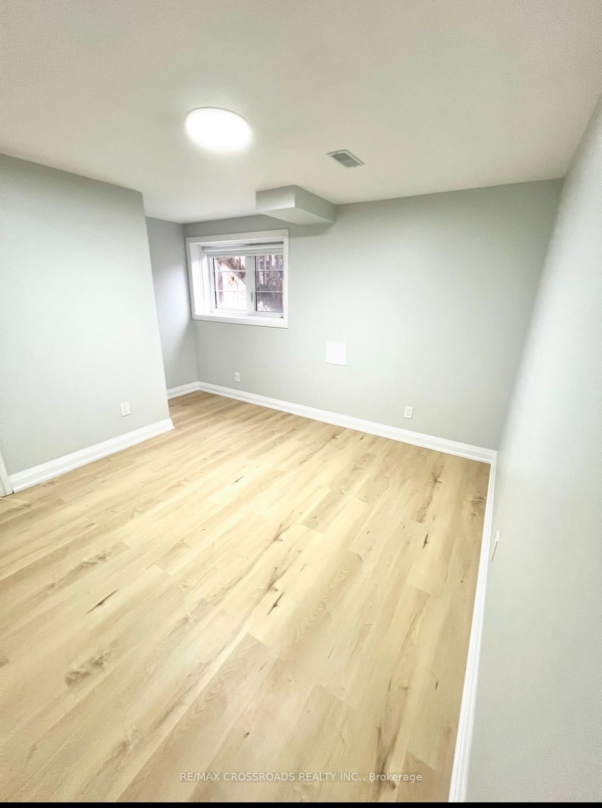 Unit Basement Apartment - 2388 Dress Circle Crescent, Oshawa 5