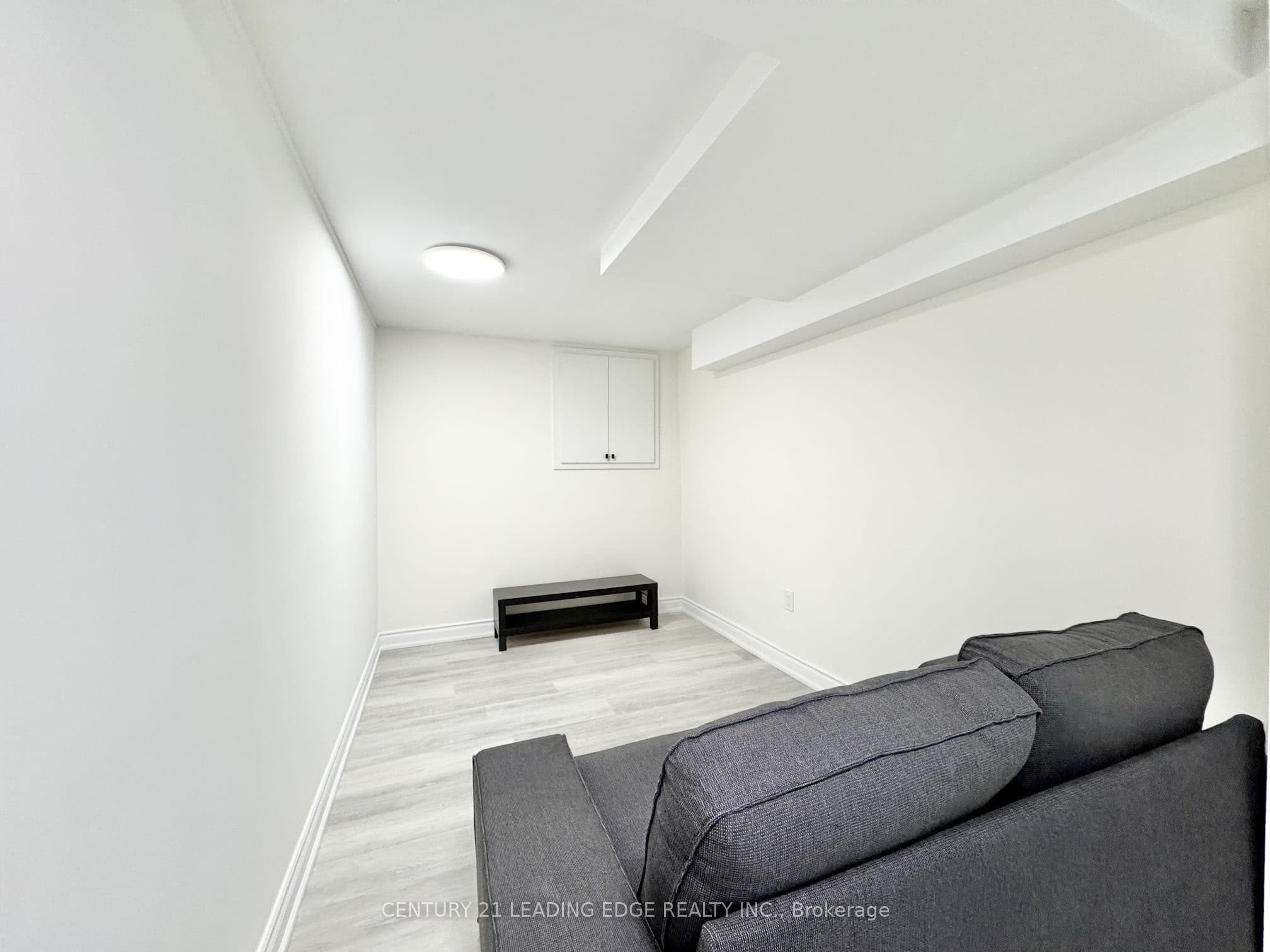 Unit Bsmt - 19 Mantell Crescent, Ajax 3