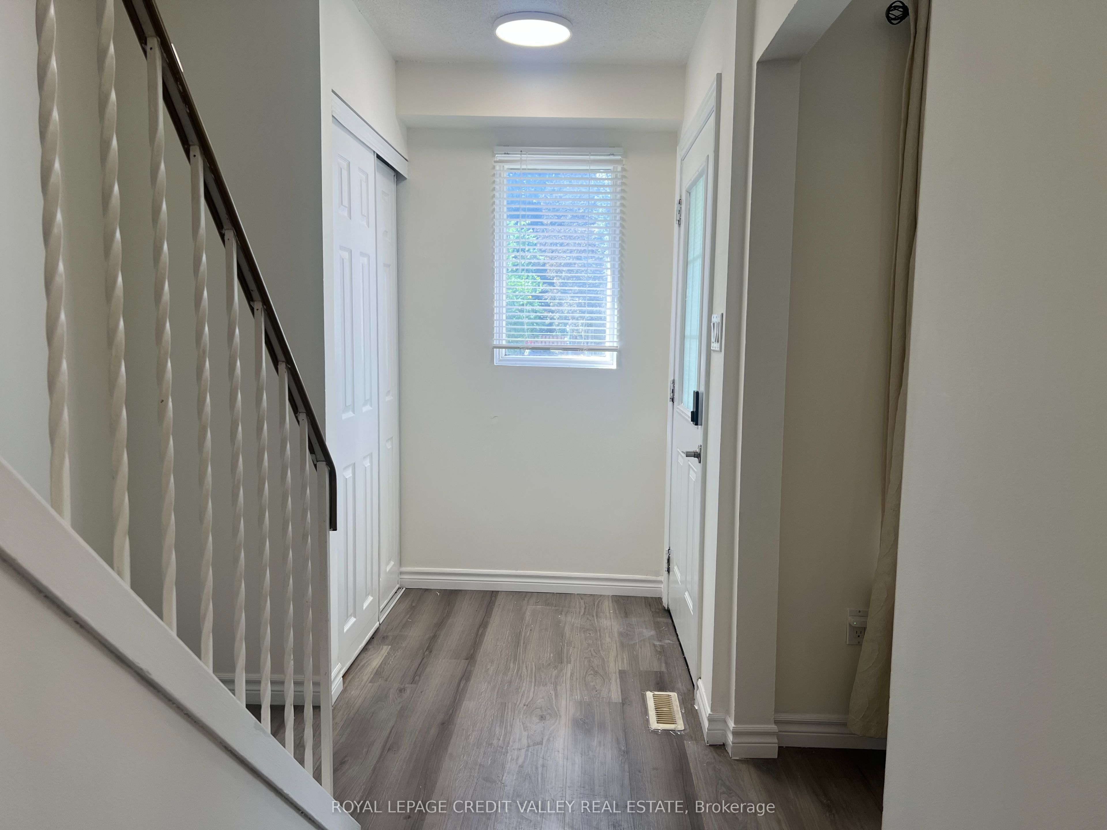 531 Camelot Drive, Oshawa 5