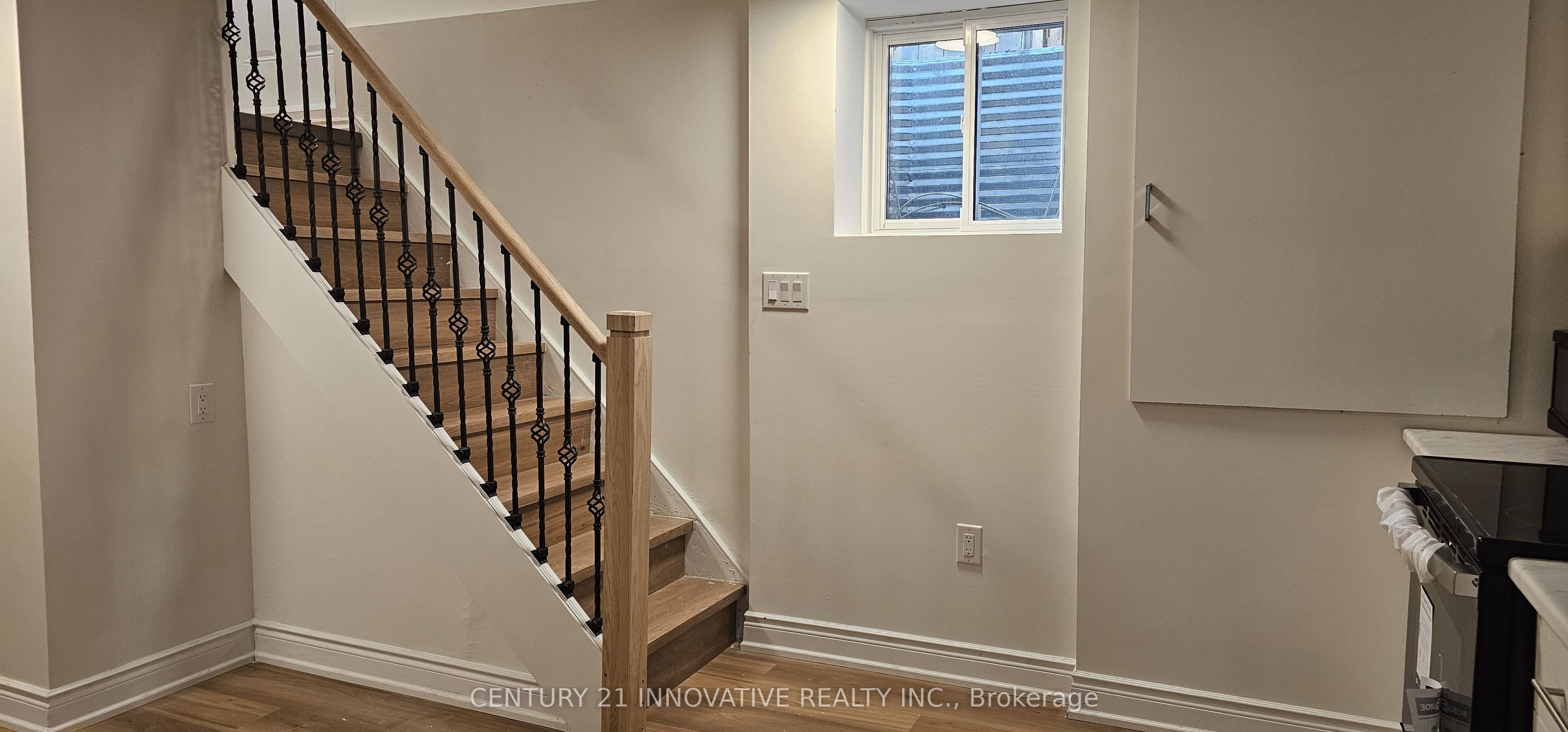 2 Blackburn Crescent, Ajax 5