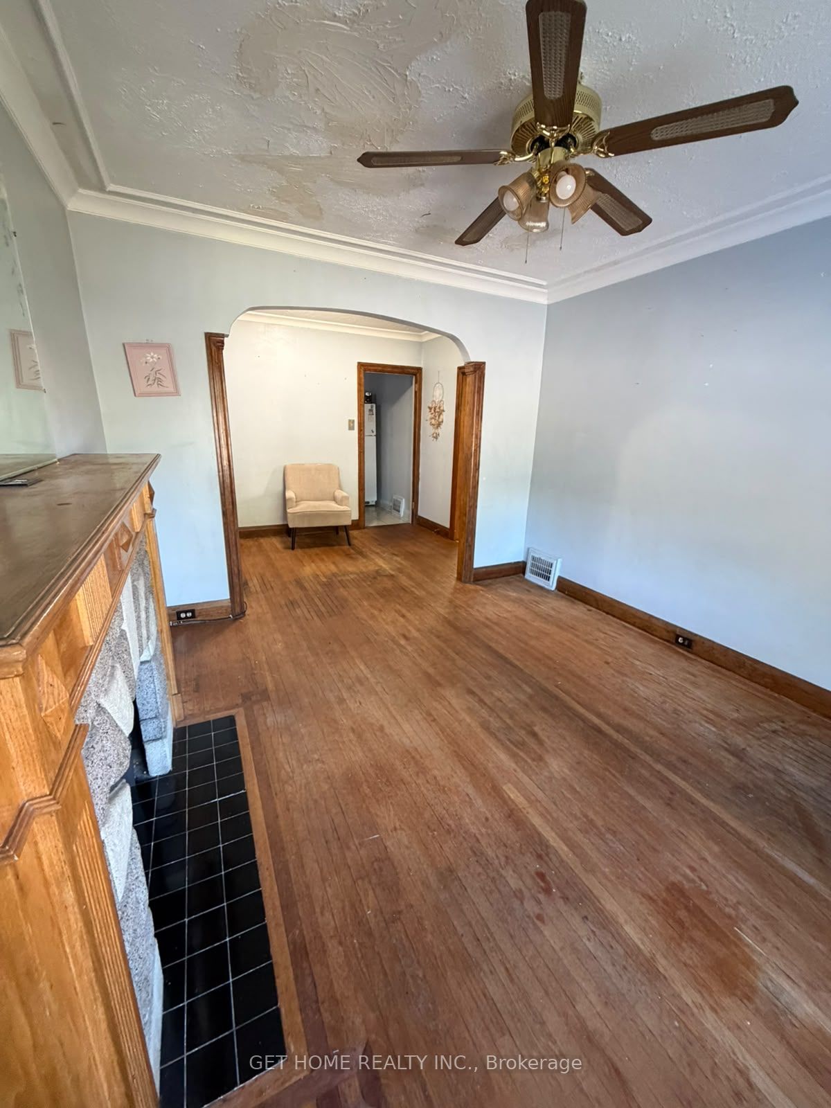 Unit Upper - 44 St Hubert Avenue, Toronto 3