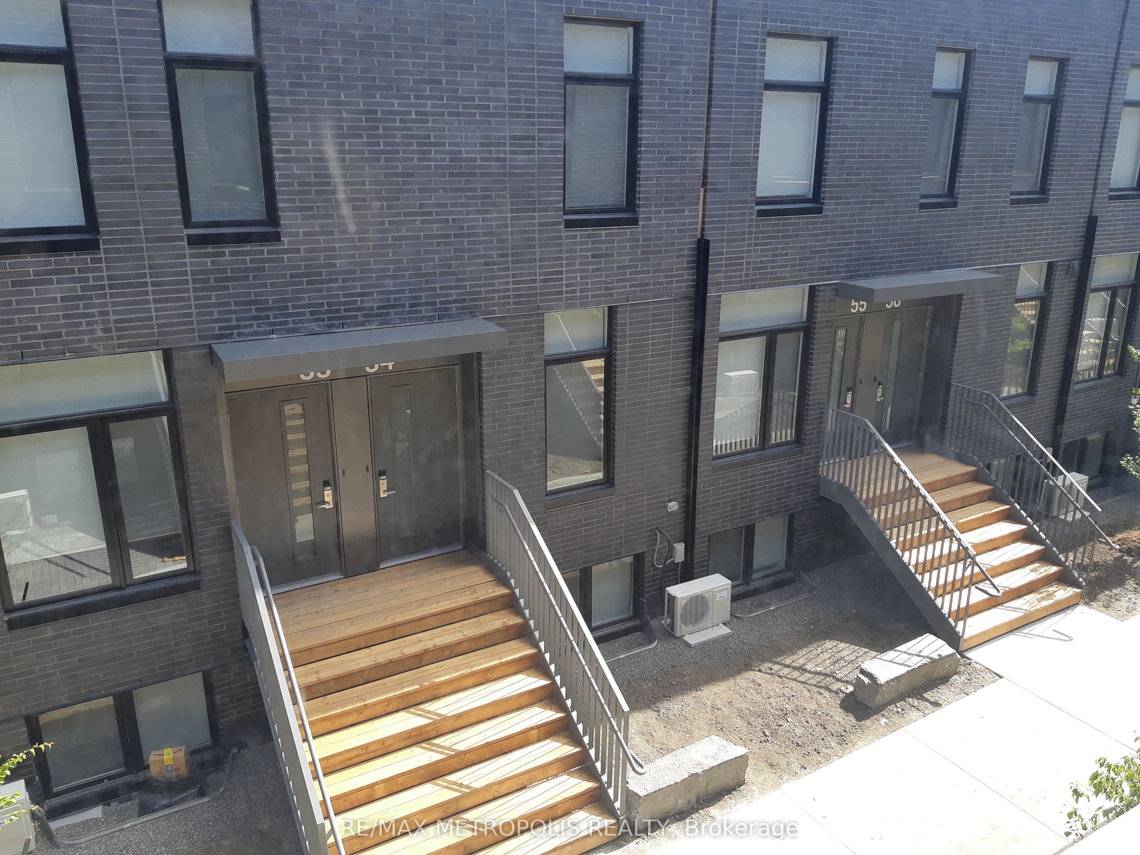 Unit 70 - 1760 Simcoe Street, Oshawa 1