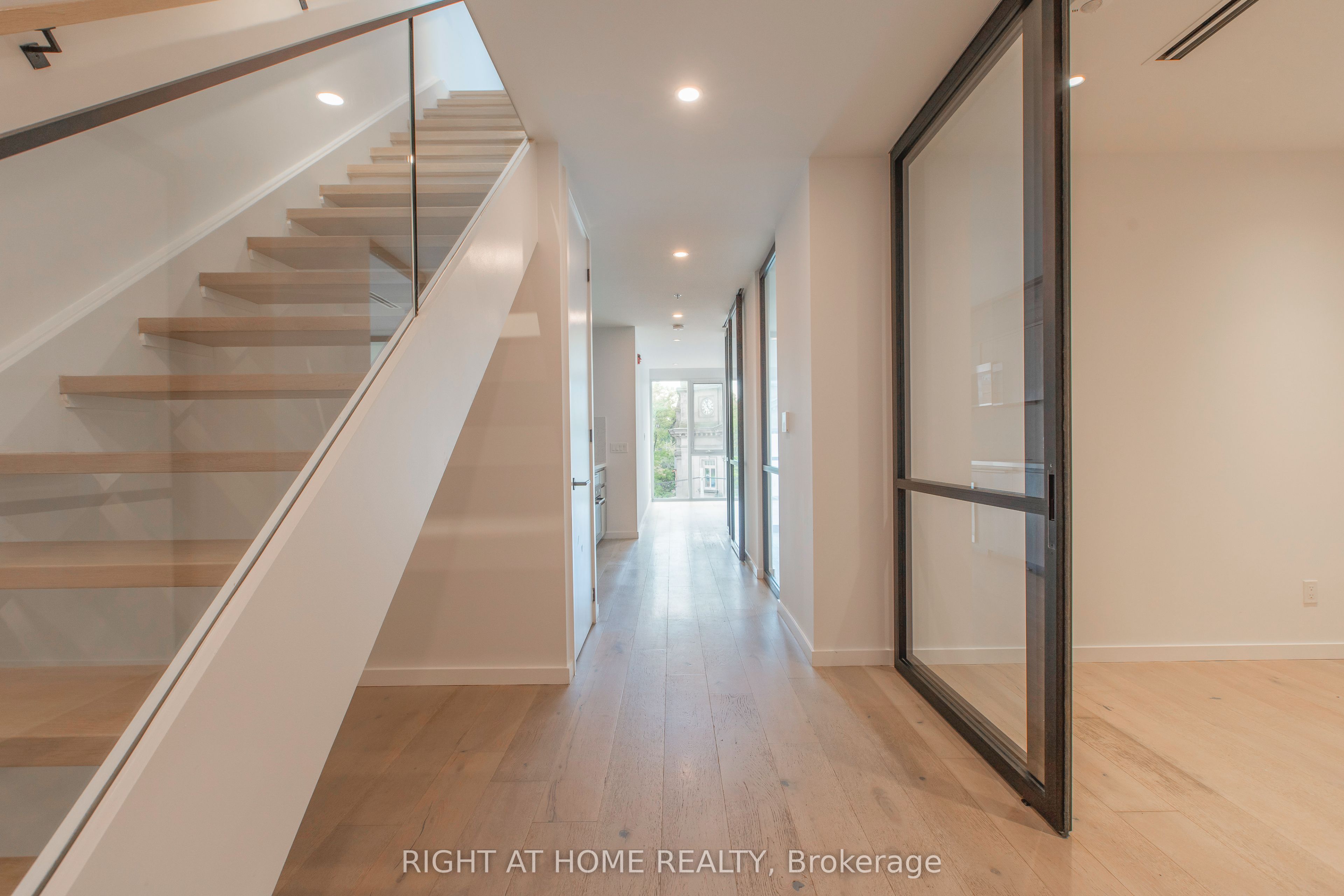 Unit 301 - 778 Queen Street E, Toronto 4