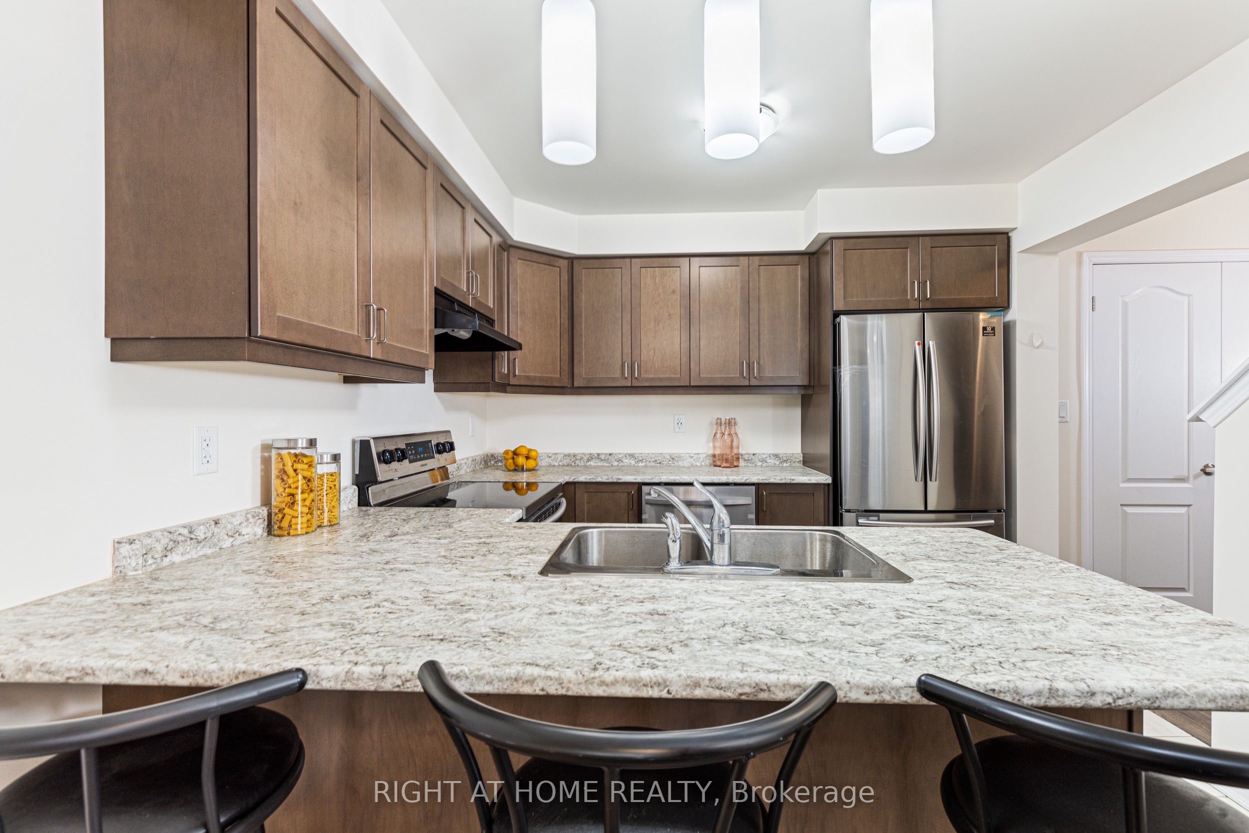 2493 Fall Harvest Crescent, Pickering 5
