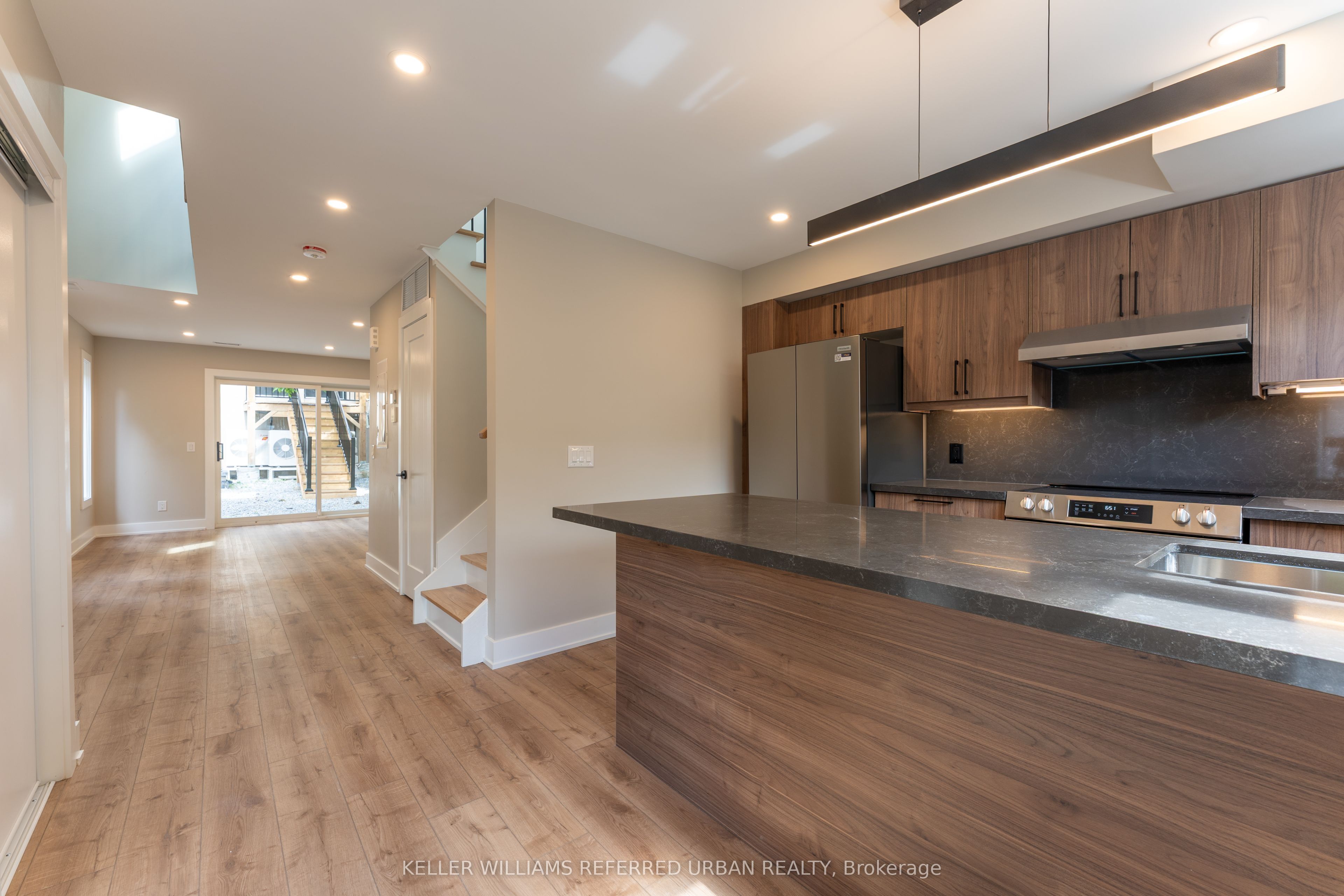 Unit 5 - 352 Jones Avenue, Toronto 3