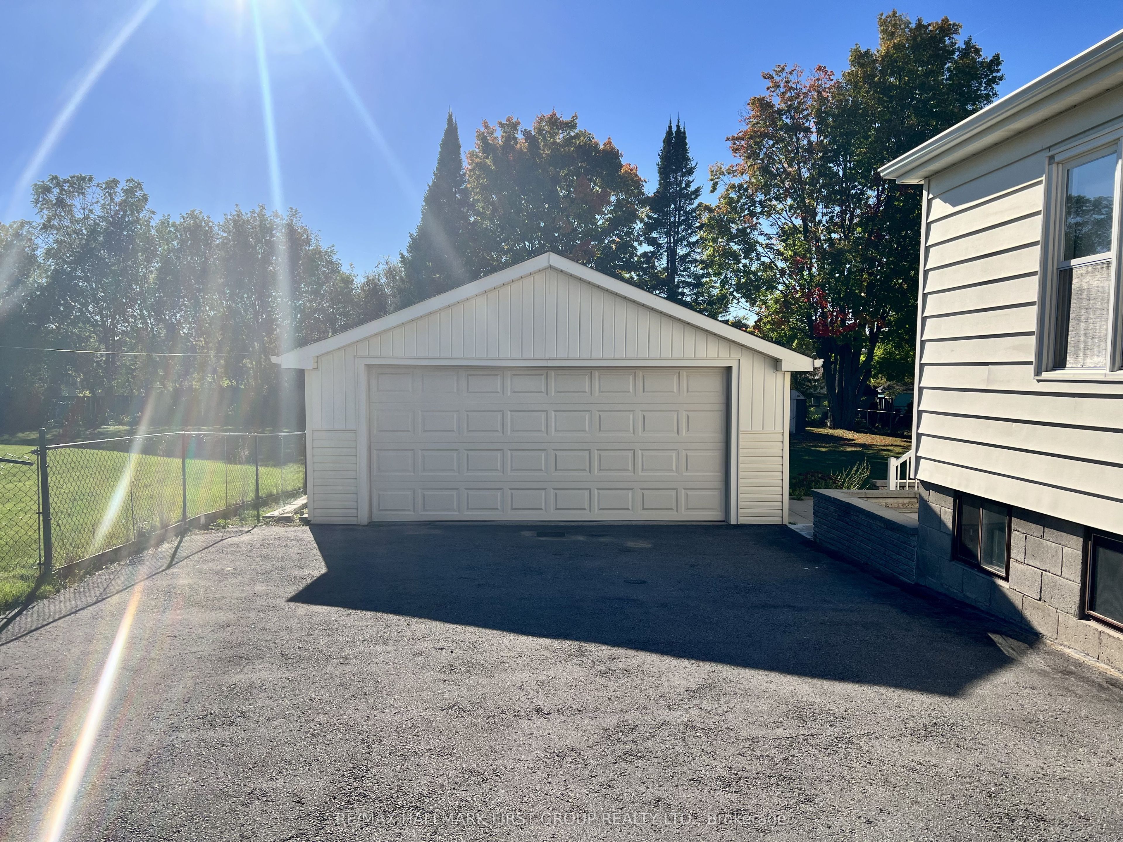1984 Glendale Drive, Pickering 4
