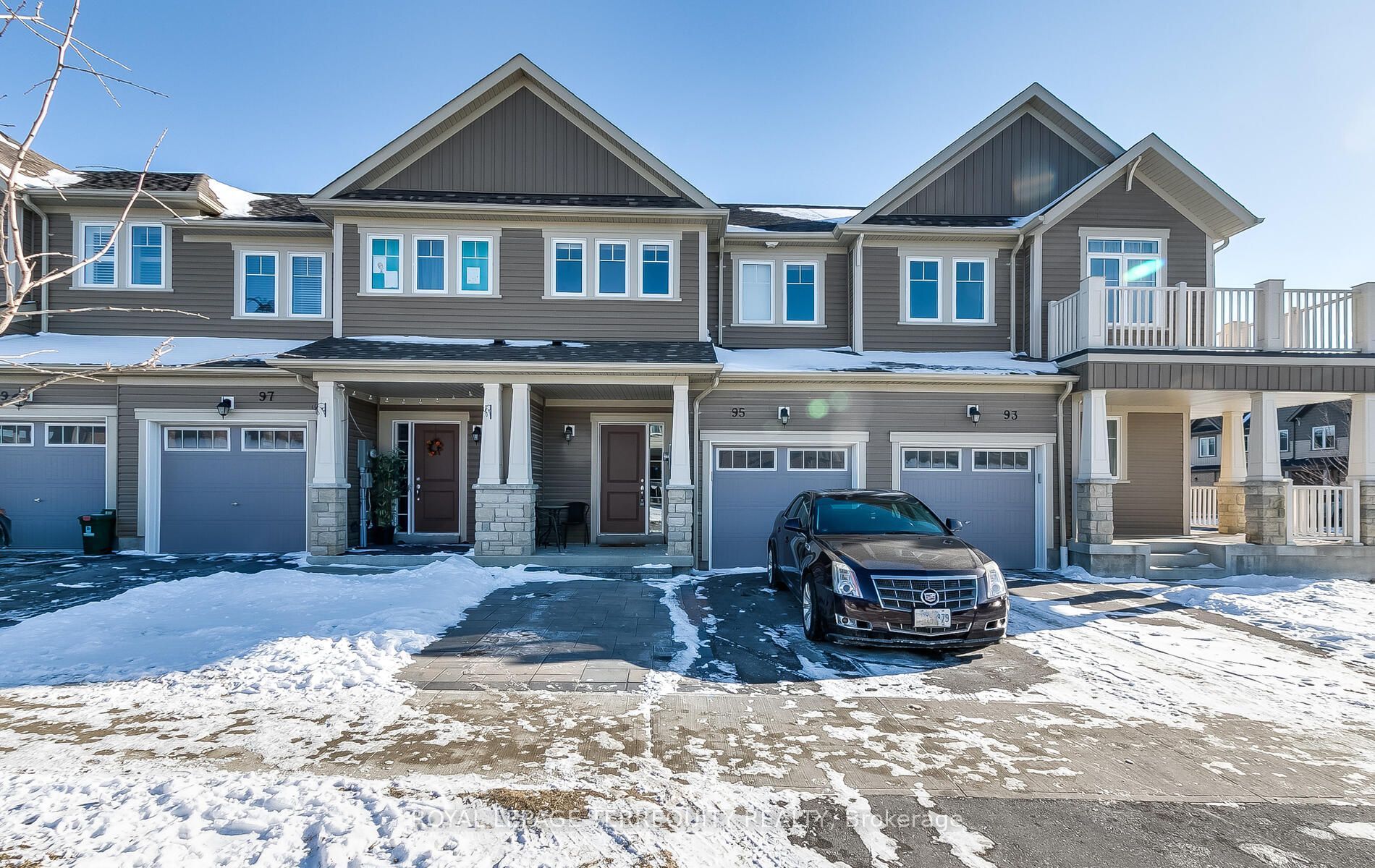 95 Nearco Gate, Oshawa 1