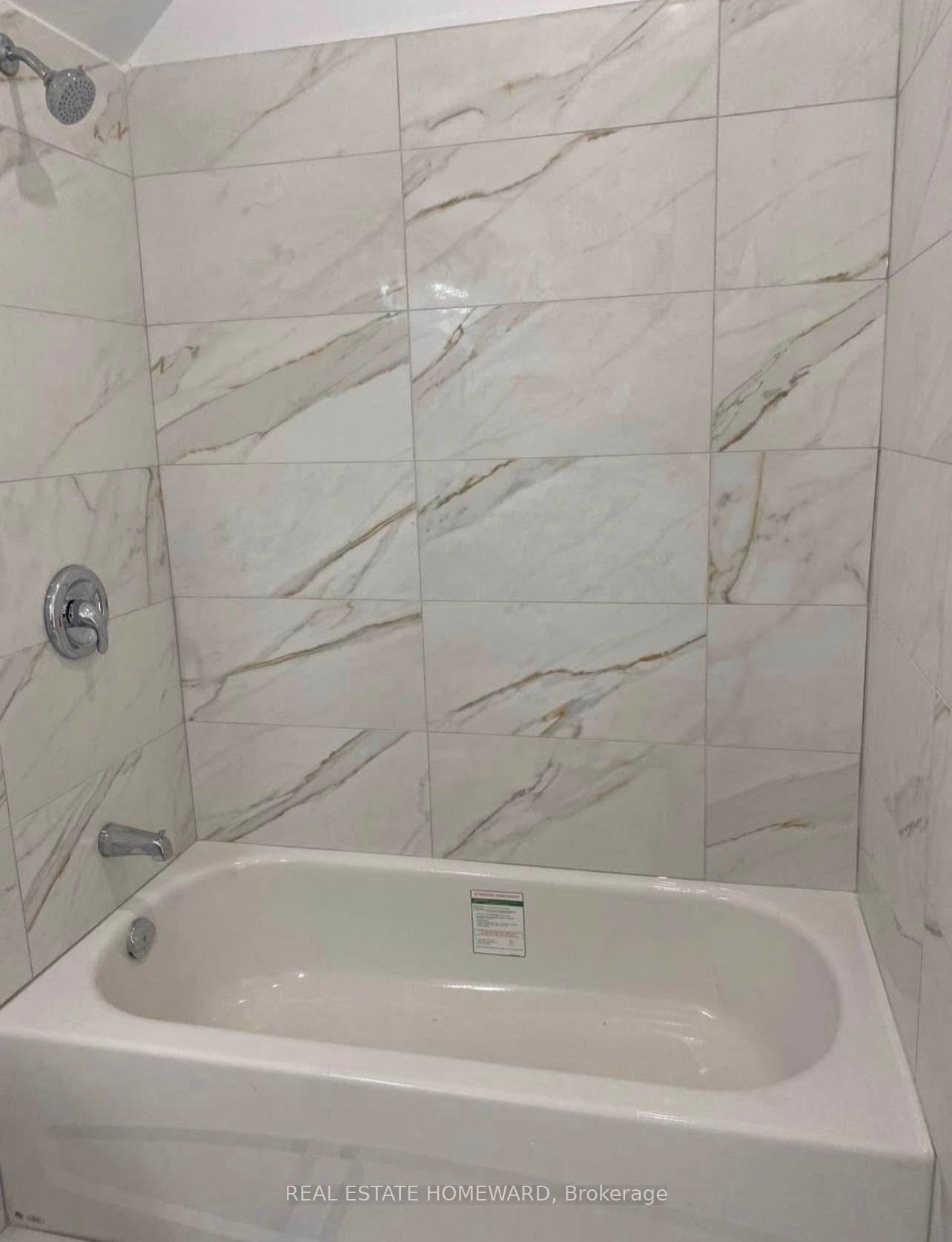 Unit Room 2 - 1226 Leslie Drive, Innisfil 3