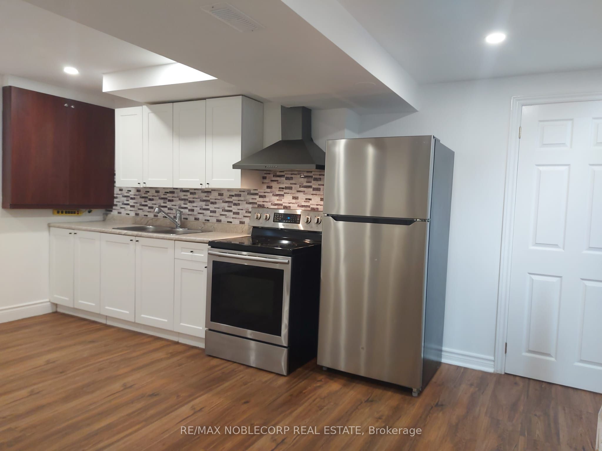 Unit BSMT - 40 Gray Crescent, Richmond Hill 4