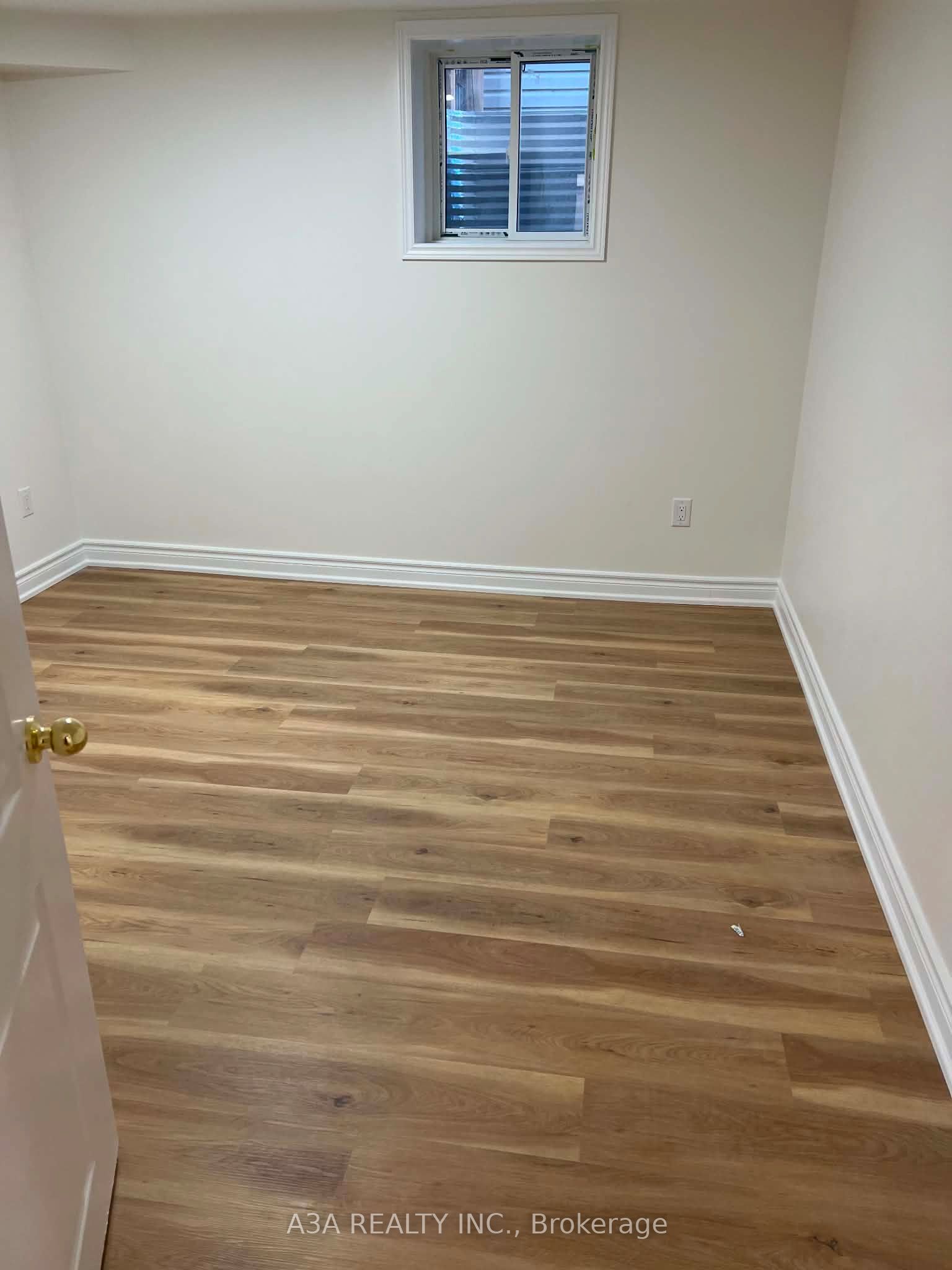 Unit Basement - 4 Bamburg Street, Georgina 4