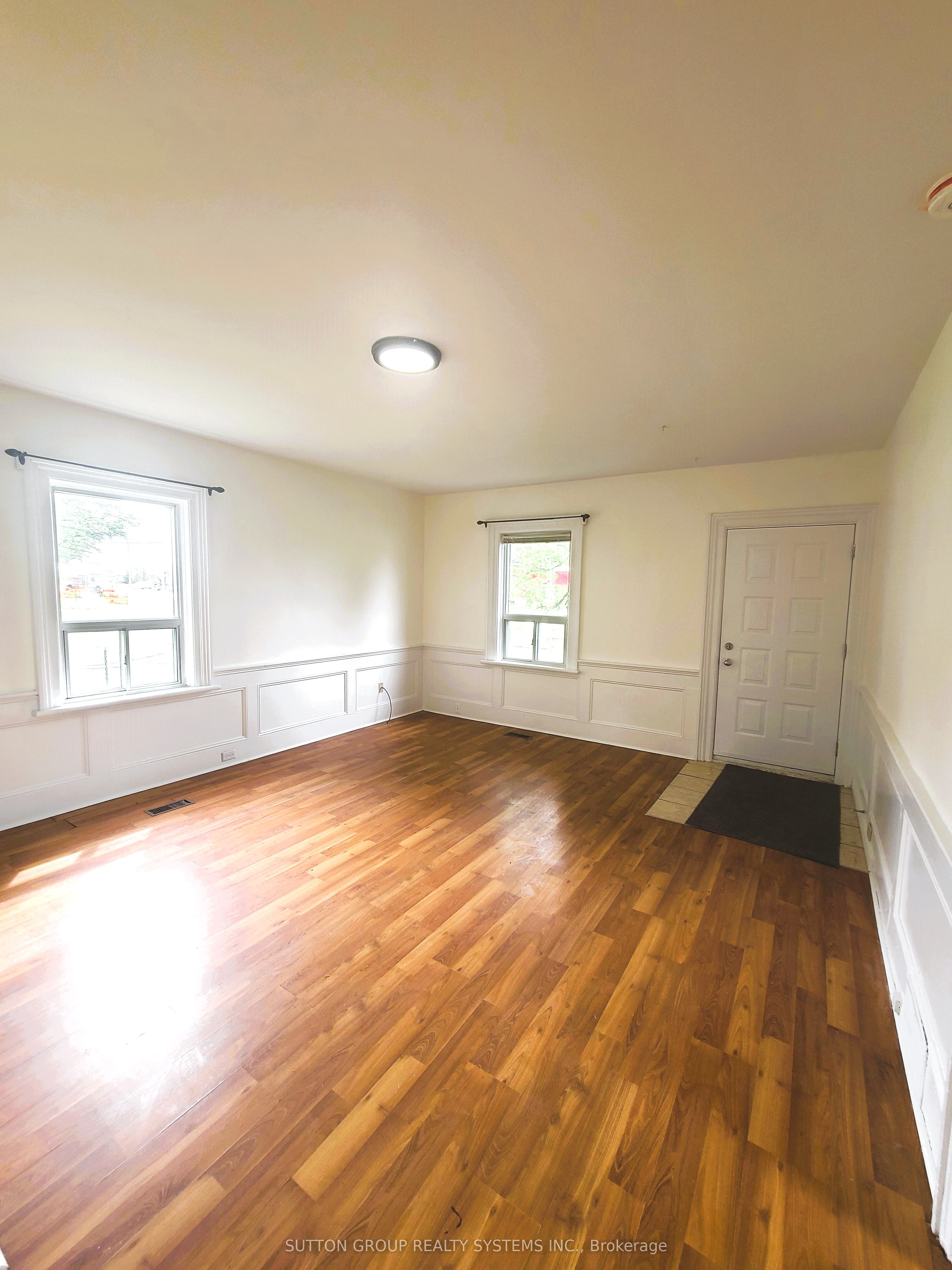 798 King Road, King 3