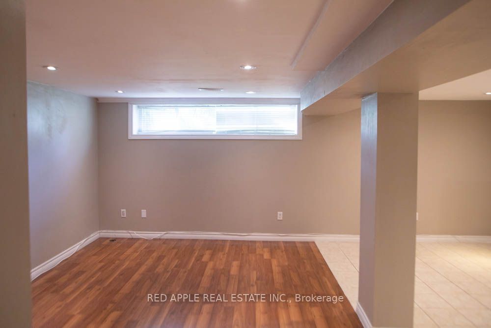 126 LONGFORD Drive, Newmarket 5
