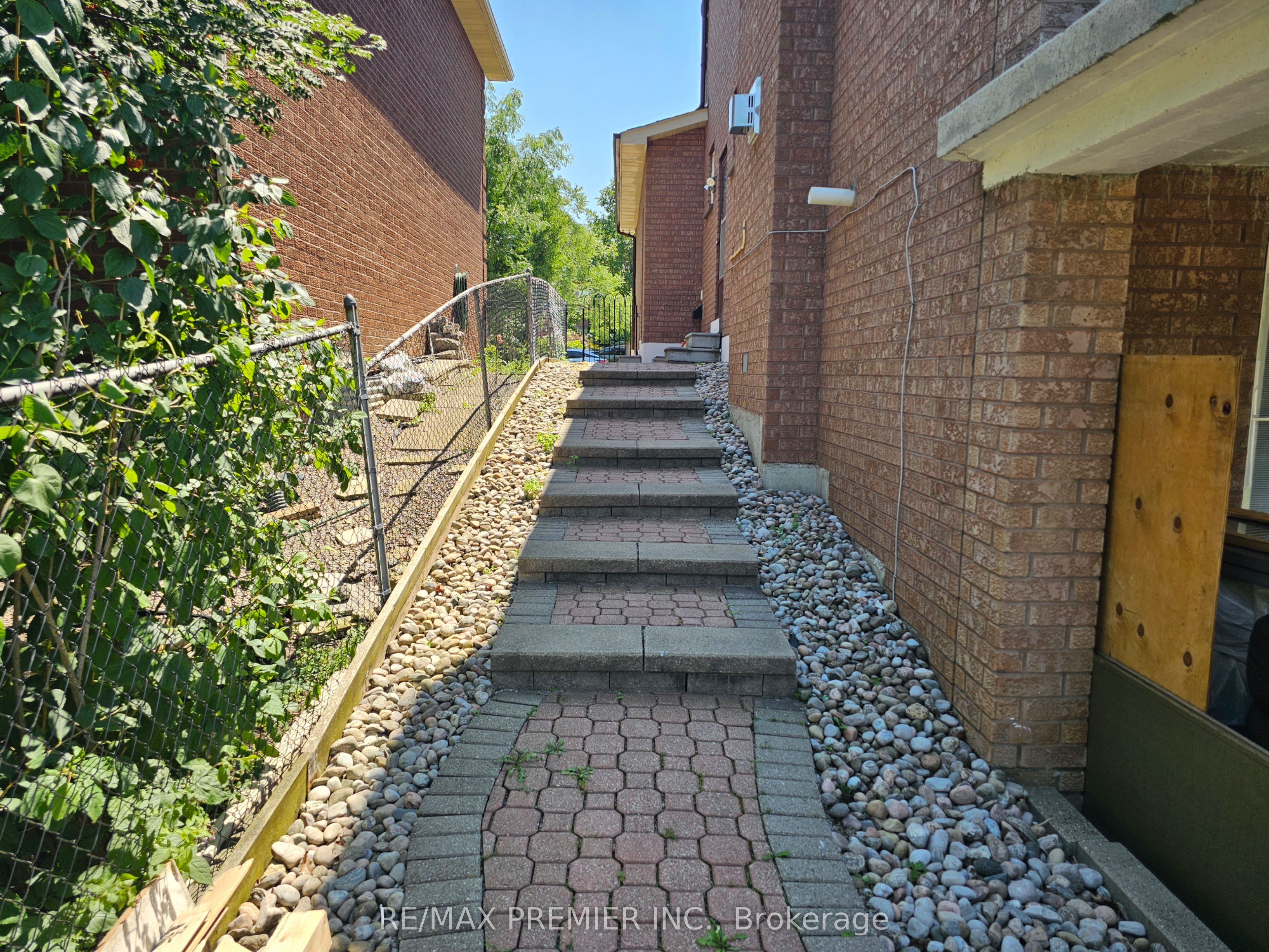 Unit B-Basement - 16 Vineyard Court, Vaughan 5