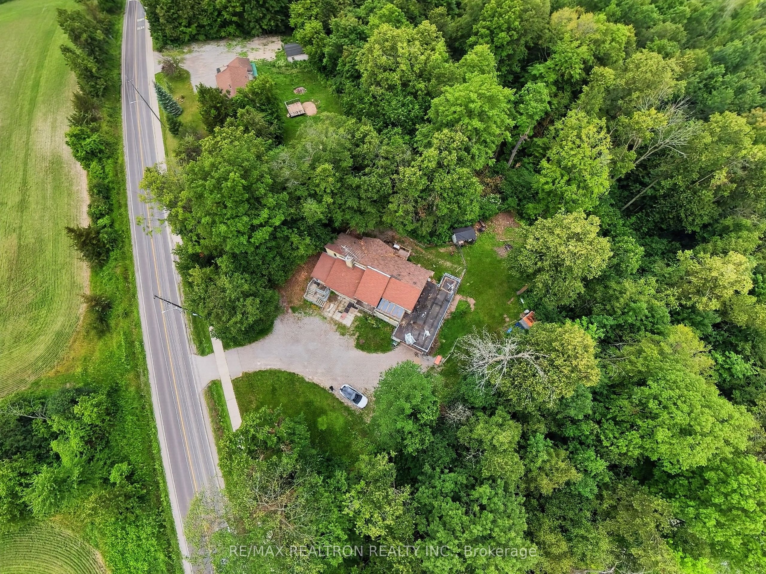 110 Glenwoods Avenue, Georgina 1