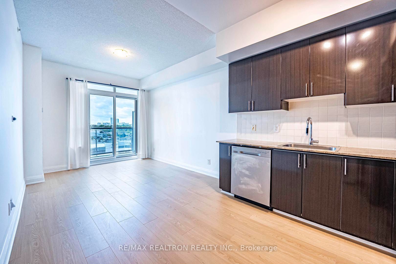 Unit 418 - 7161 Yonge Street, Markham 4
