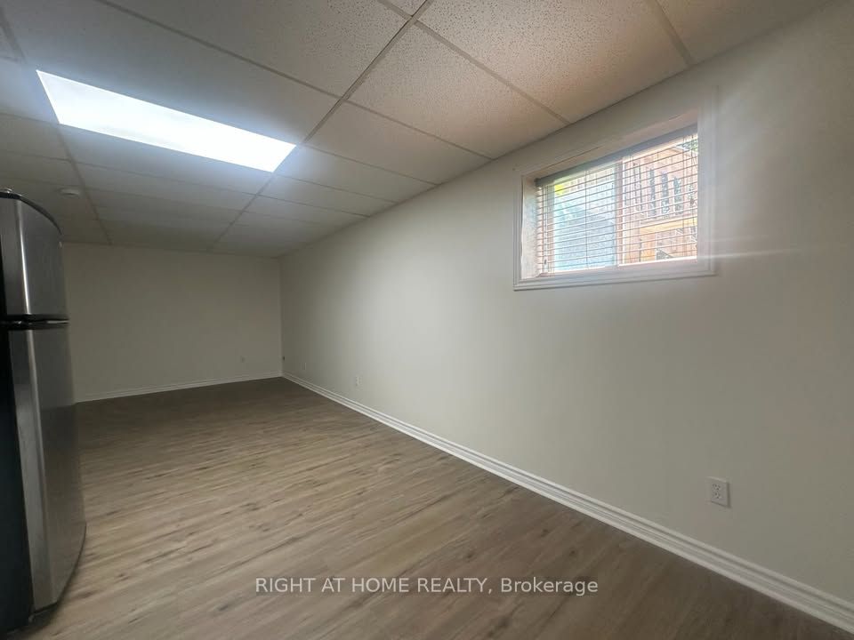 Unit Basement - 821 10th Line, Innisfil 4