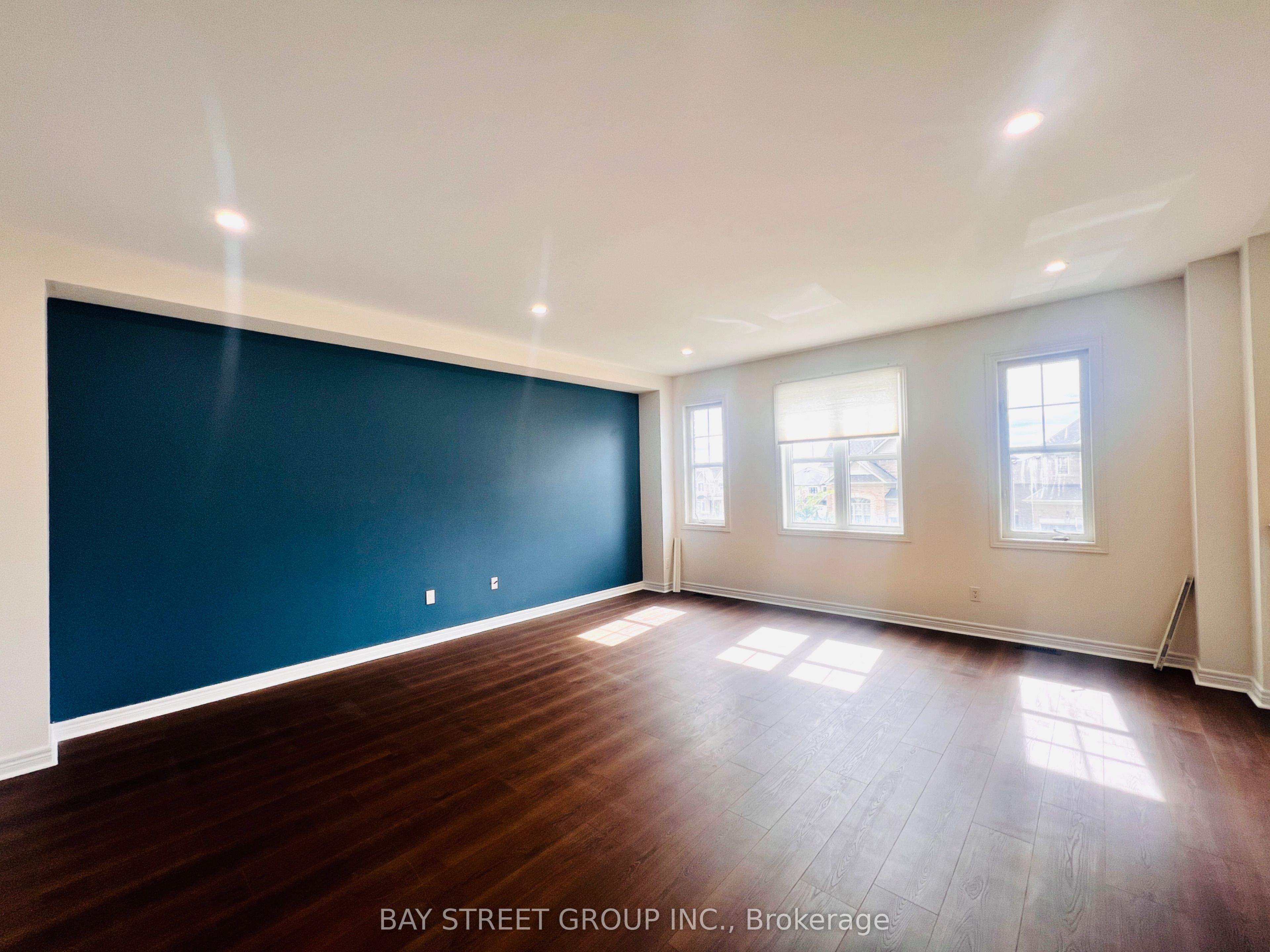 81 Sutcliffe Way, New Tecumseth 5