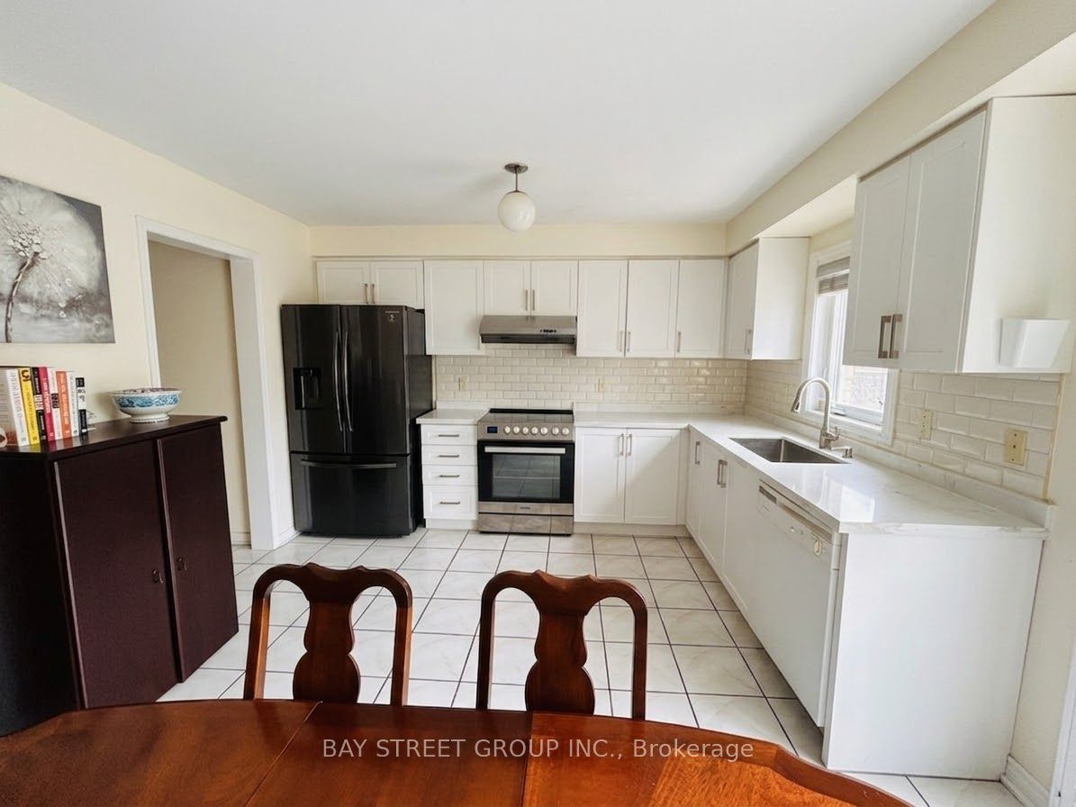 53 tara Crescent, Markham 5