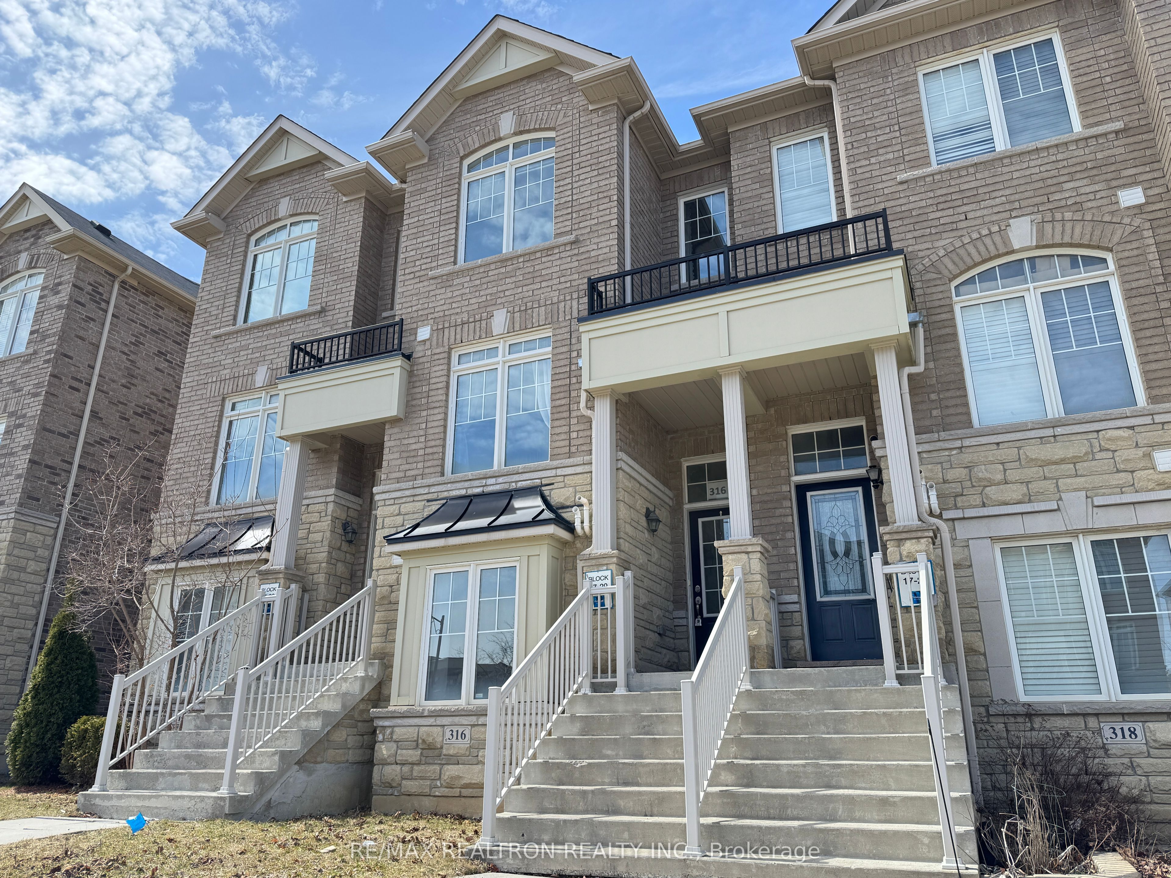 316 Delray Drive, Markham 2