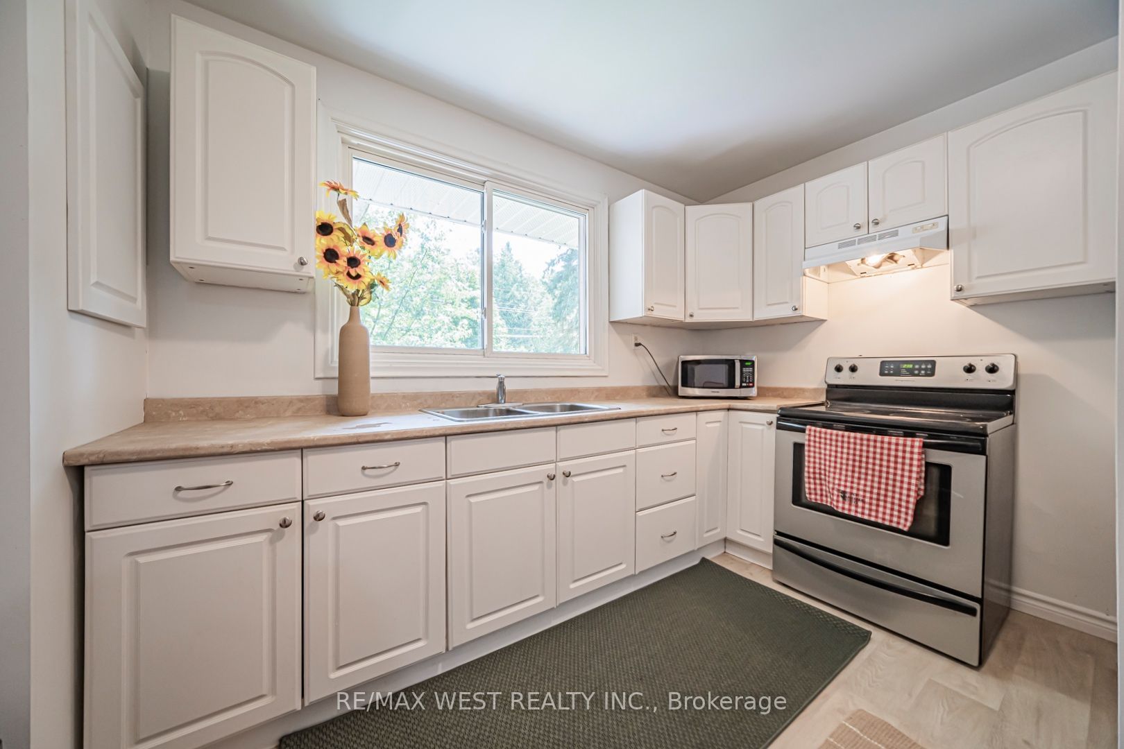 Unit 2 - 9510 Morning Glory Road, Georgina 3